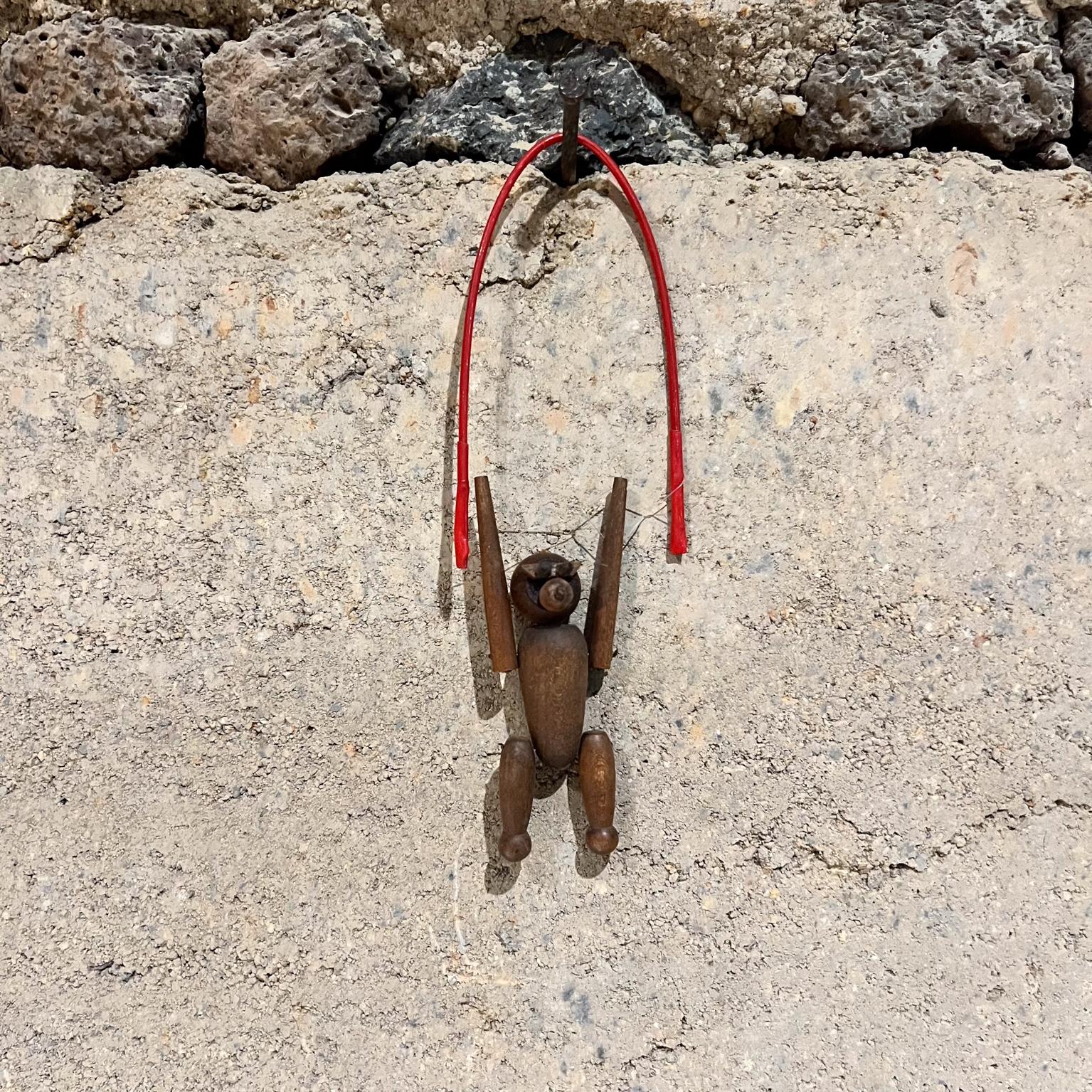 Jointed Wood Monkey on exercisese Rope Stil Bojesen Dänemark 1960er Jahre im Angebot 2