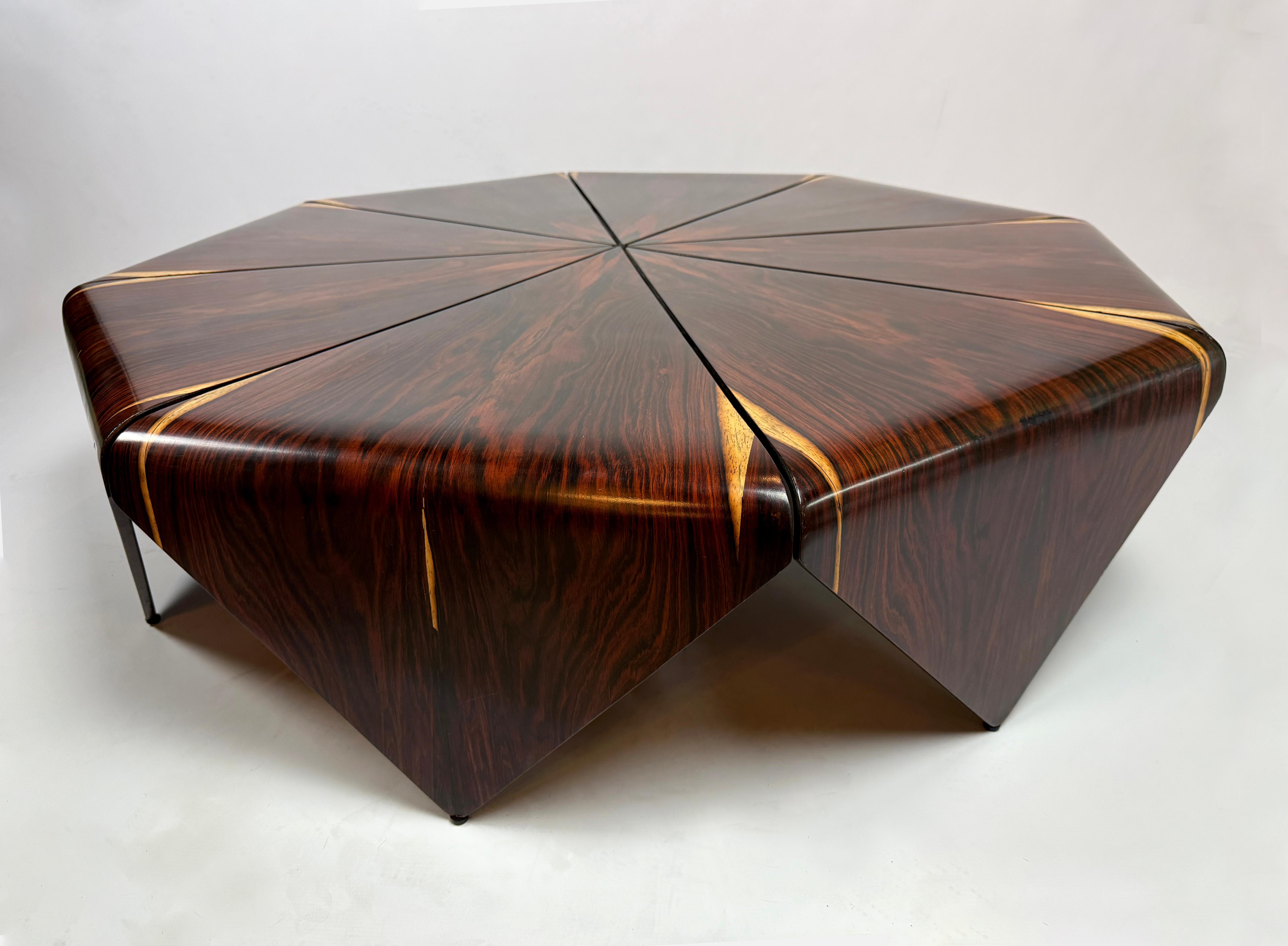 Años 60 Jorge Zalszupin Mesa de centro Petalas Brasil madera Atelier Moderno de mediados de siglo en venta