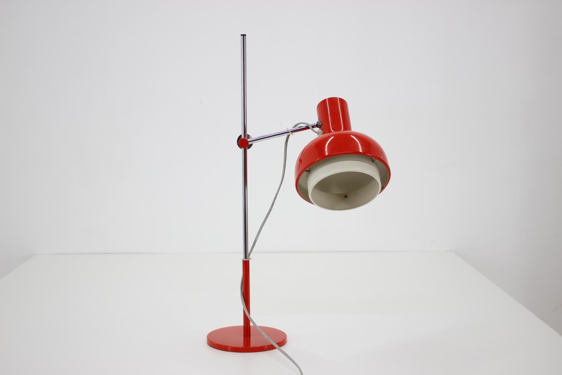 Lampe de bureau rouge Josef Hurka des années 1960, Tchécoslovaquie en vente 5