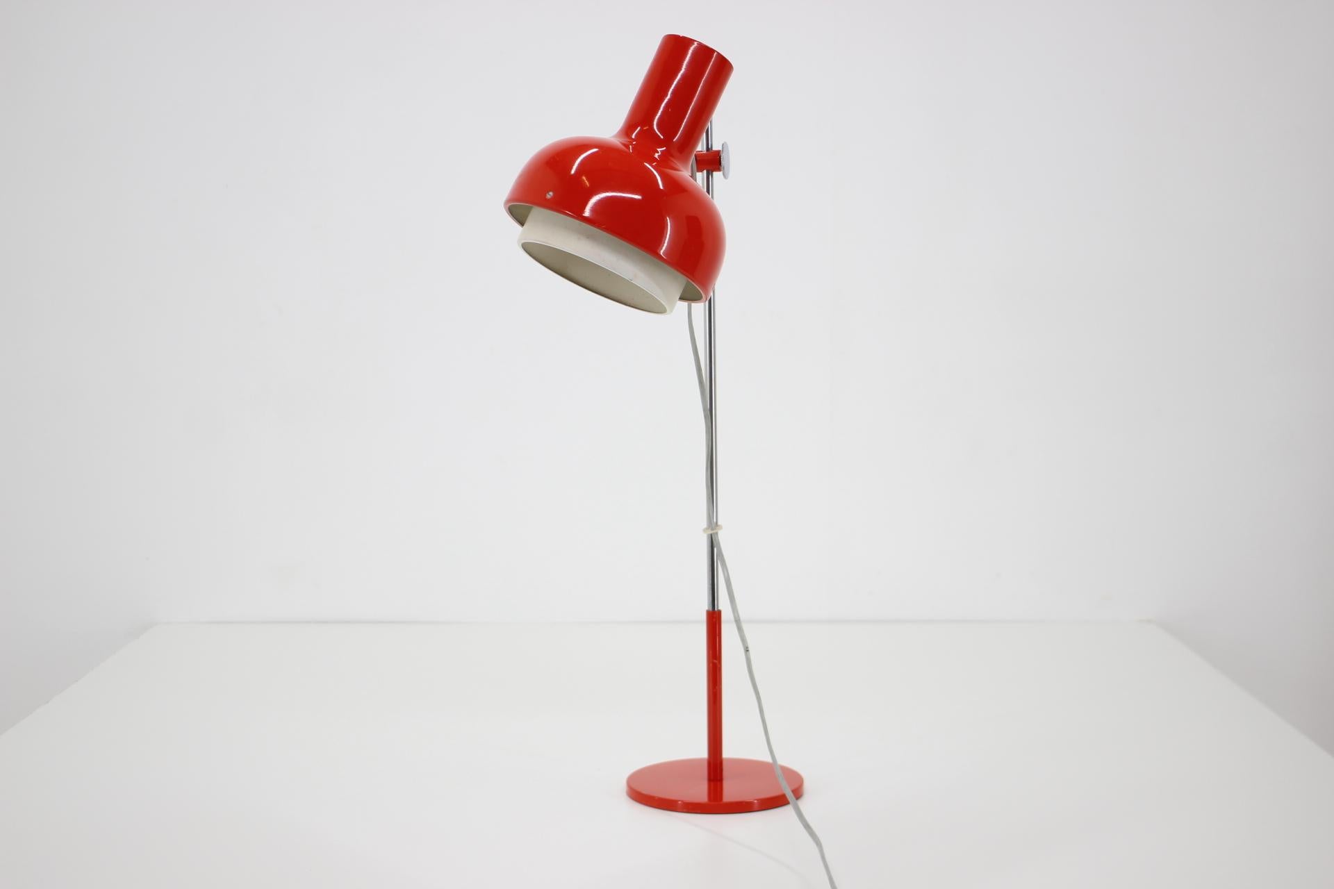 Mid-Century Modern Lampe de bureau rouge Josef Hurka des années 1960, Tchécoslovaquie en vente