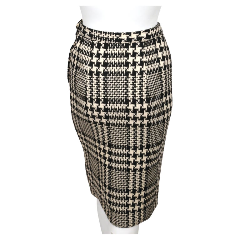 1960's JOSEPH MAGNIN wool houndstooth swing coat with neck tie & skirt For Sale 8