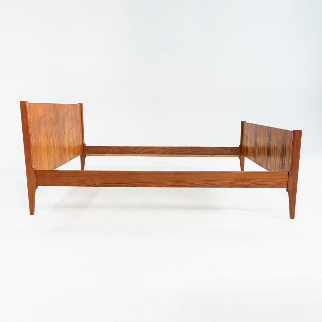 Metà XX secolo Letto completo in teak con testiera e pediera Kai Kristiansen per Dyrlund del 1960 in vendita