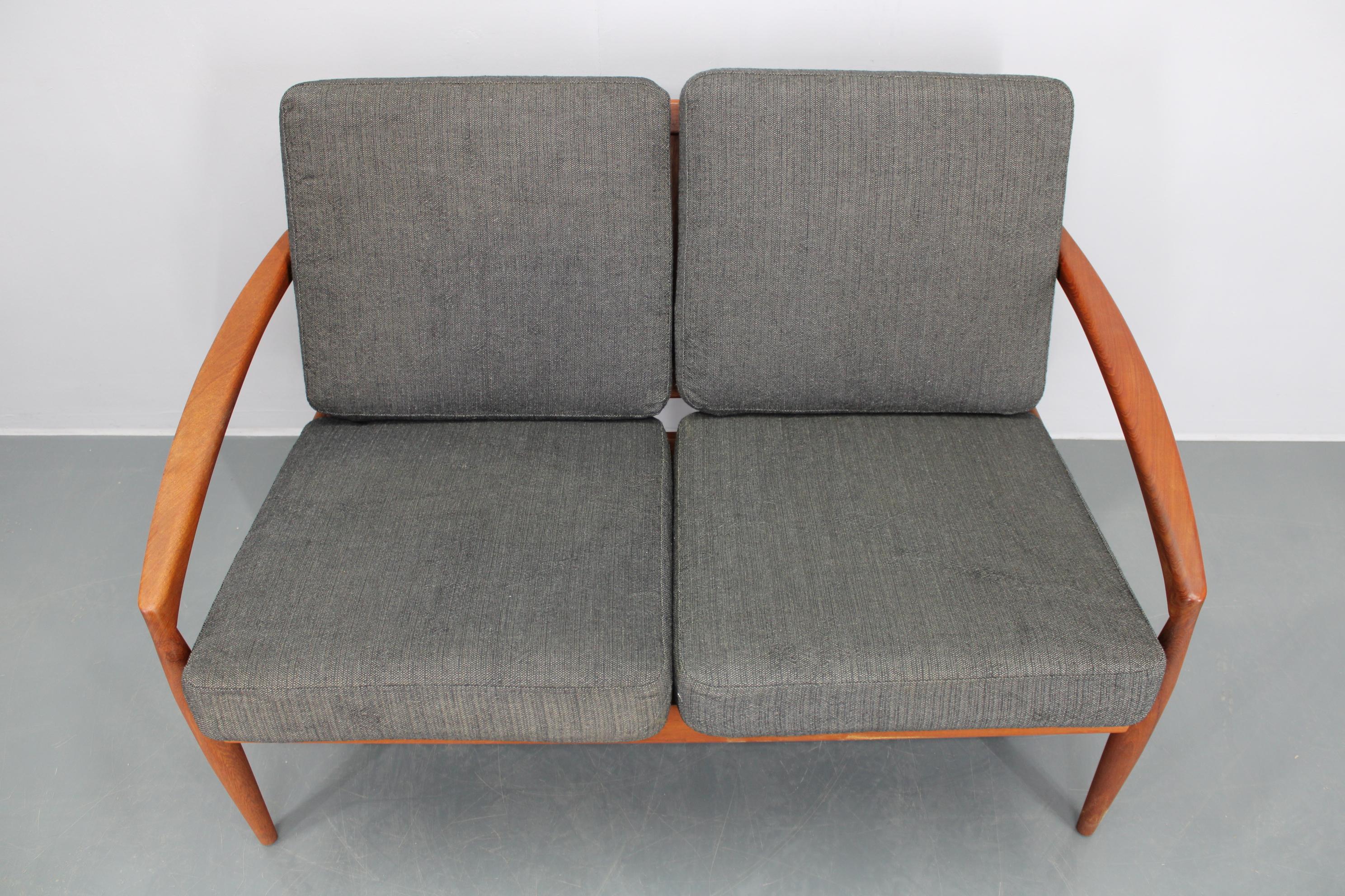 Mid-Century moderno Divano a 2 posti in teak Kai Kristiansen del 1960, Danimarca in vendita