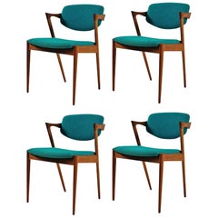 1960er Kai Kristiansen Satz von 4 dänischen Esszimmerstühlen aus Teakholz Inc Reupholstry