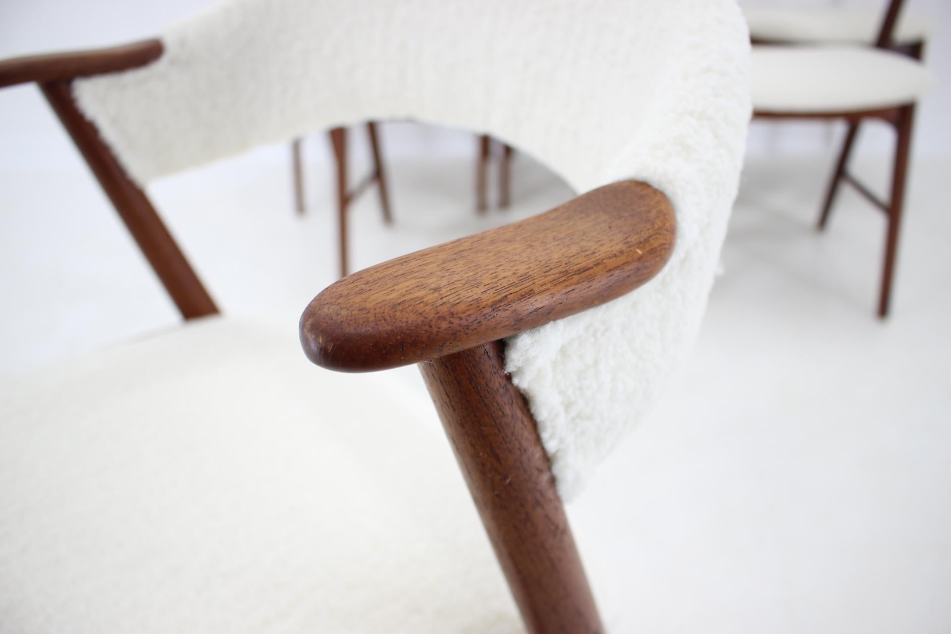 1960s Kai Kristiansen Set of 6 Model 32 Teak Dining Chairs in Sheepskin Fabric For Sale 8