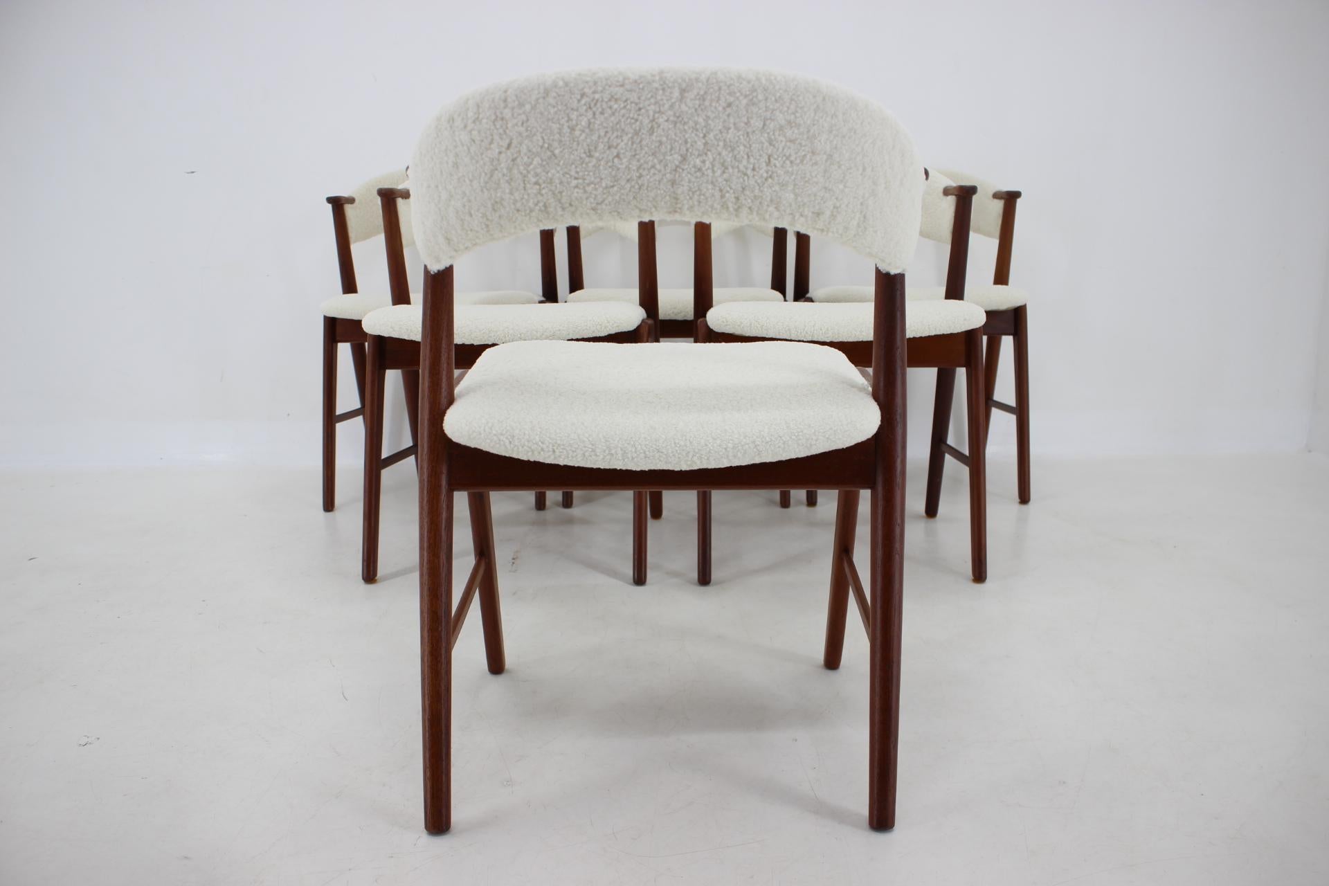 Kai Kristiansen ensemble de 6 chaises de salle à manger en teck modèle 32 en tissu de peau de mouton, années 1960 en vente 2