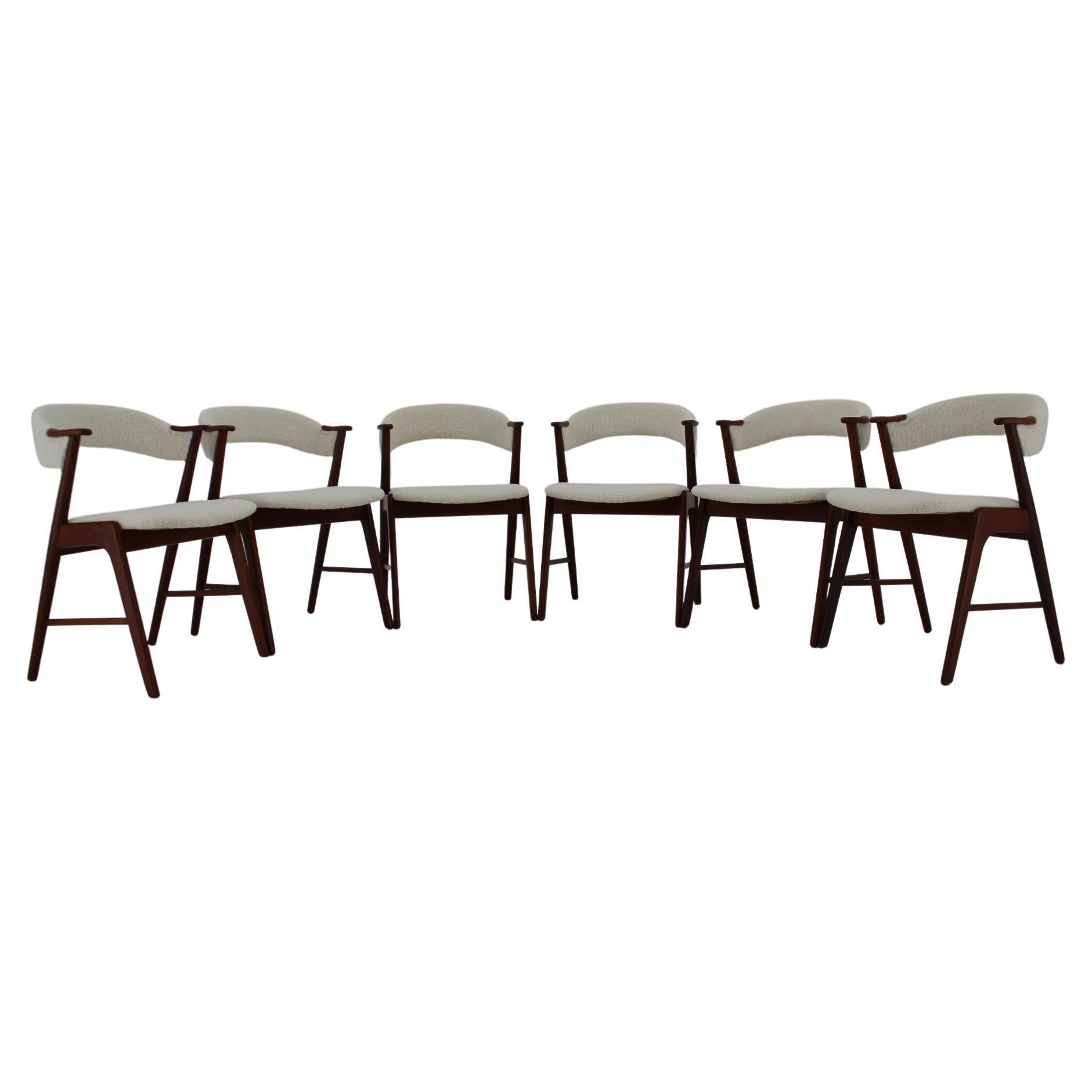 Kai Kristiansen ensemble de 6 chaises de salle à manger en teck modèle 32 en tissu de peau de mouton, années 1960 en vente