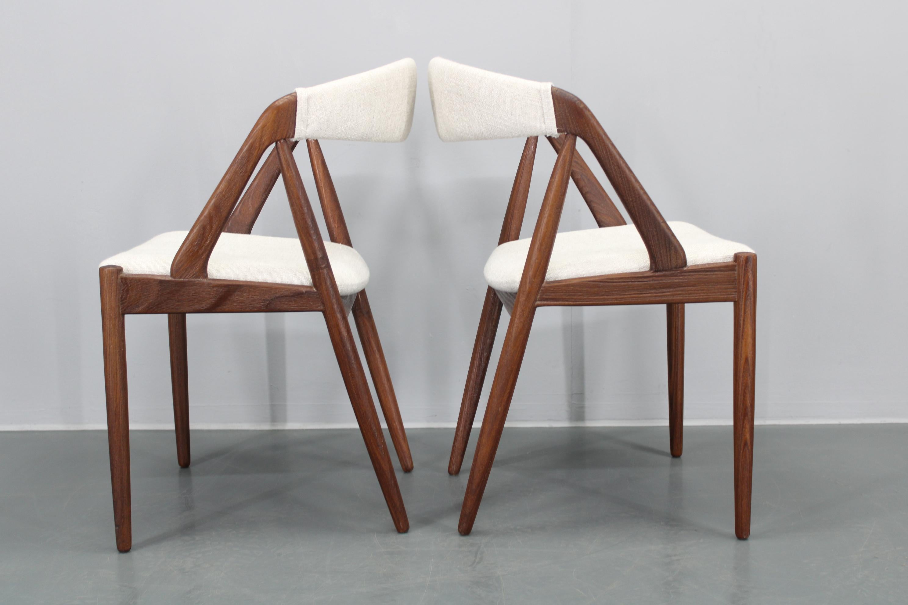 1960s Kai Kristiansen Set of Four Restored Teak Dining Chairs (Ensemble de quatre chaises de salle à manger en teck restaurées) en vente 9