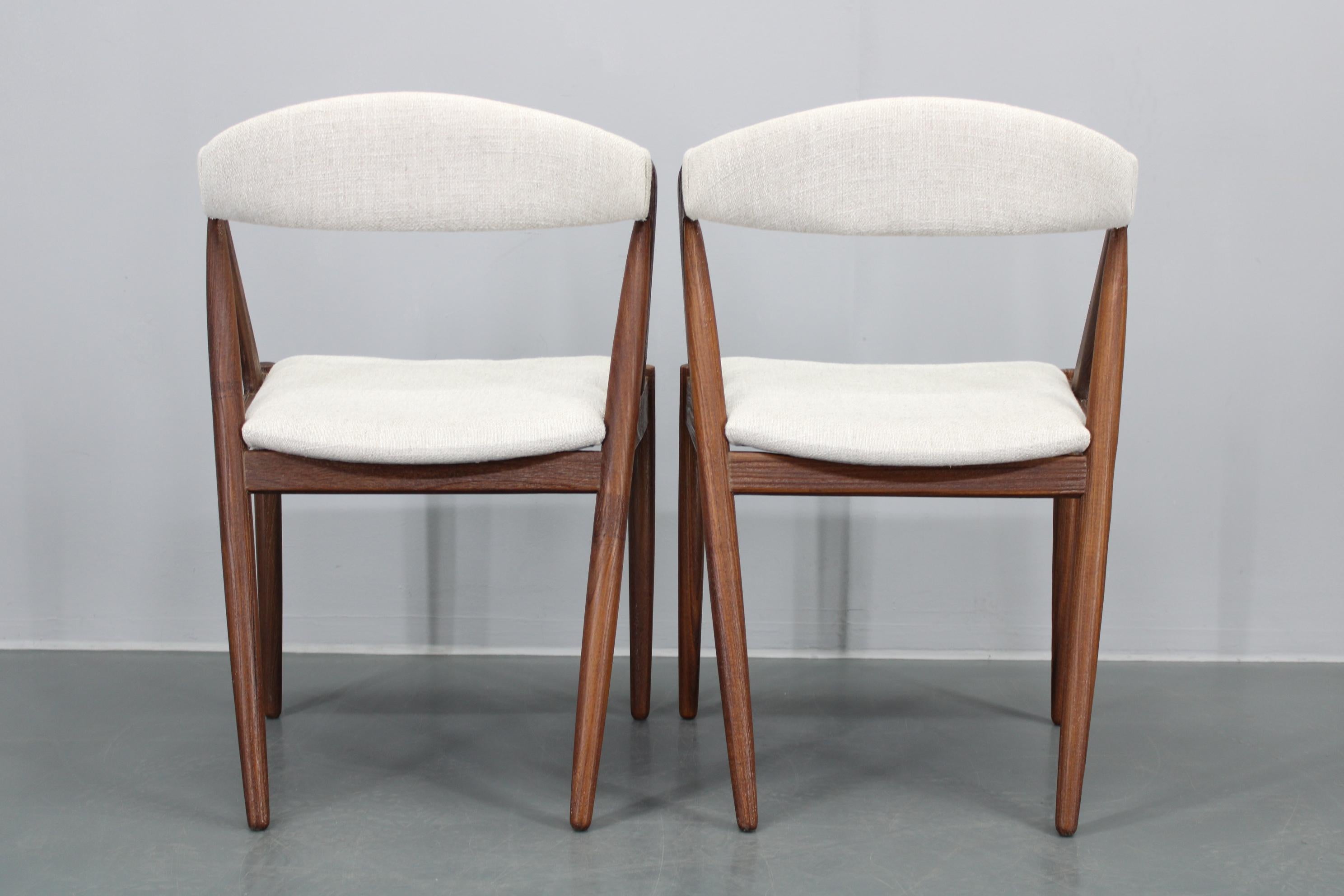1960s Kai Kristiansen Set of Four Restored Teak Dining Chairs (Ensemble de quatre chaises de salle à manger en teck restaurées) en vente 10