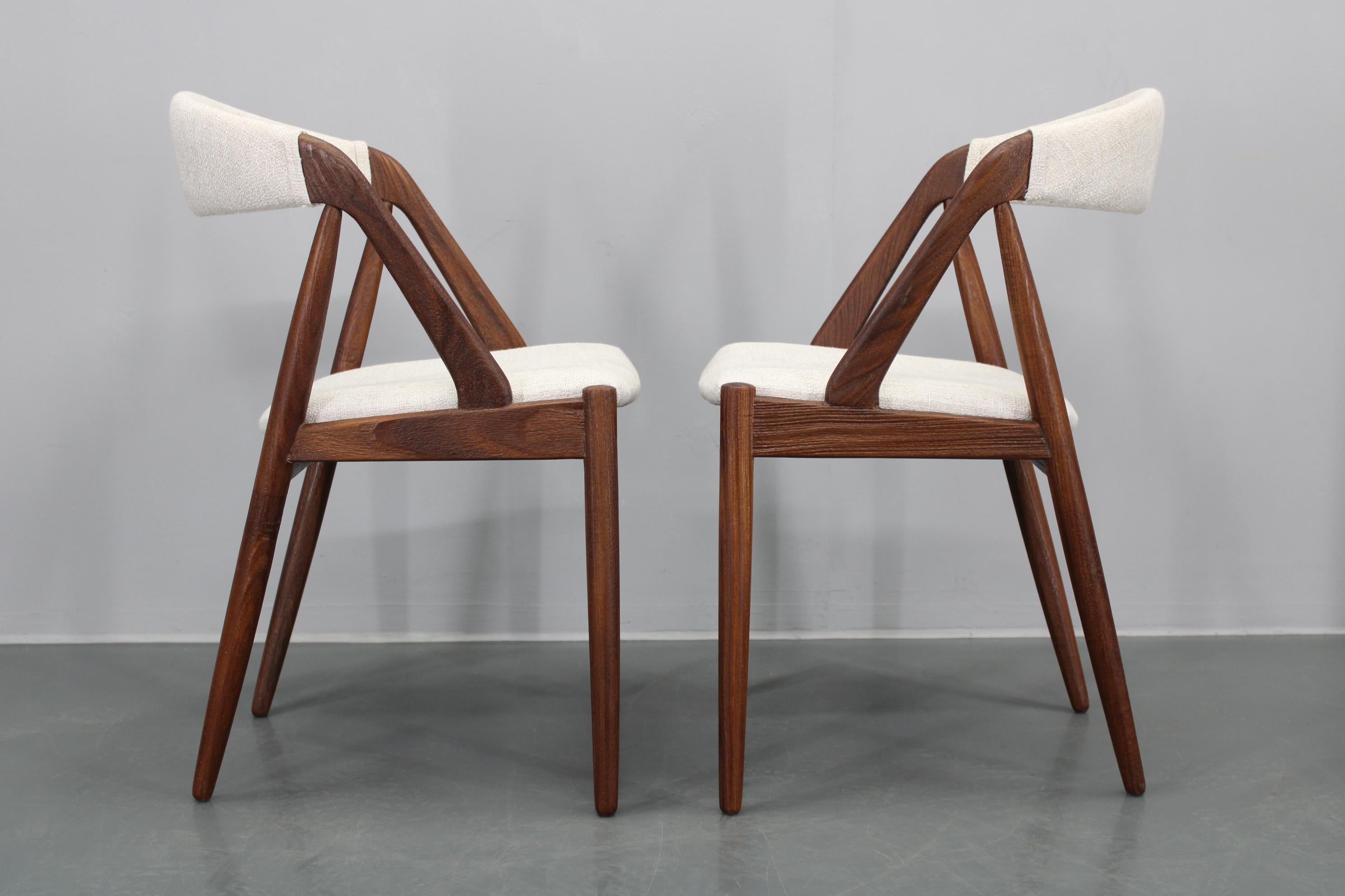 1960s Kai Kristiansen Set of Four Restored Teak Dining Chairs (Ensemble de quatre chaises de salle à manger en teck restaurées) en vente 11