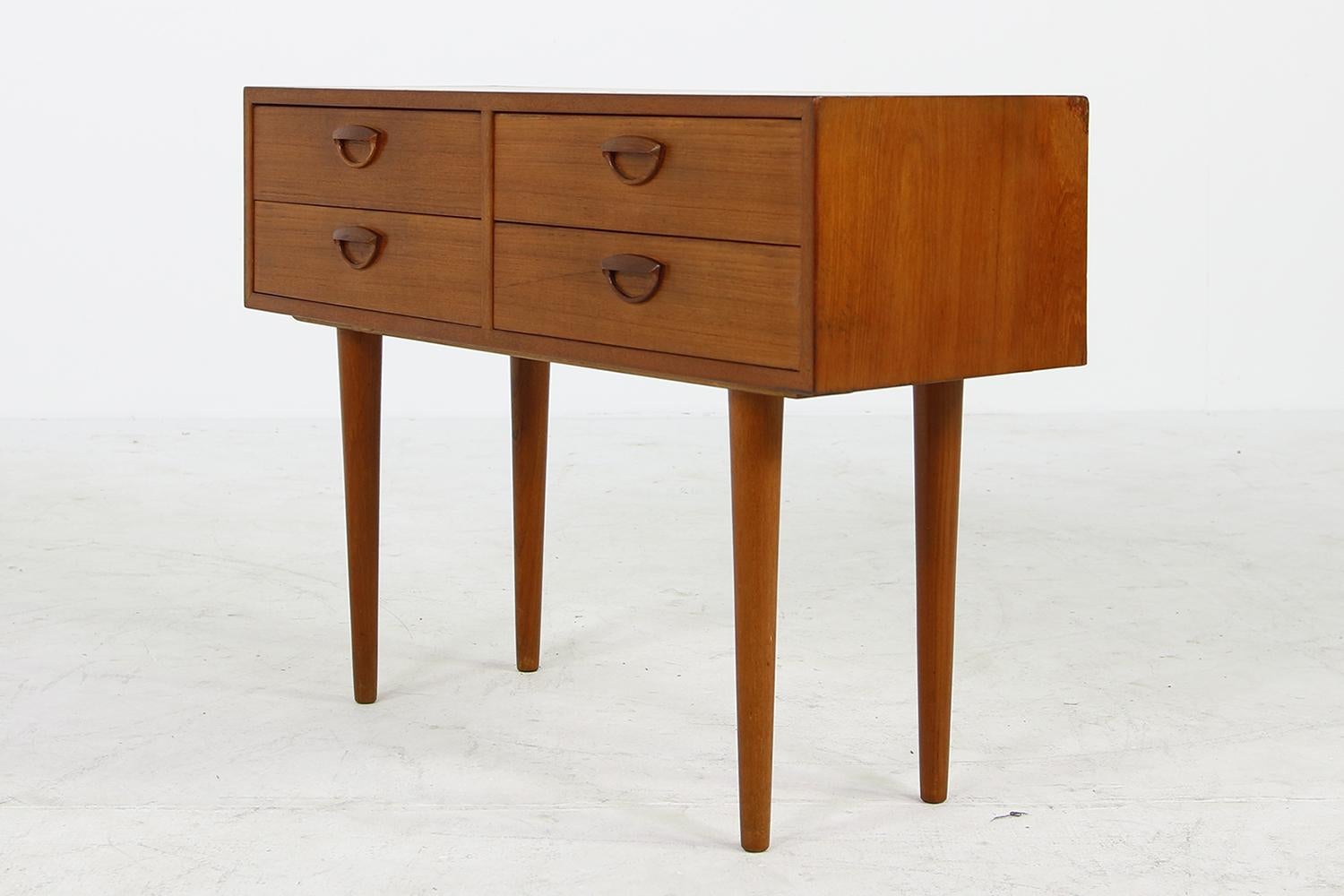 Beautiful 1960s chest of drawers by Kai Kristiansen, good vintage condition, authentic and nice vintage item with fantastic patina. Drawers work well, clean inside.