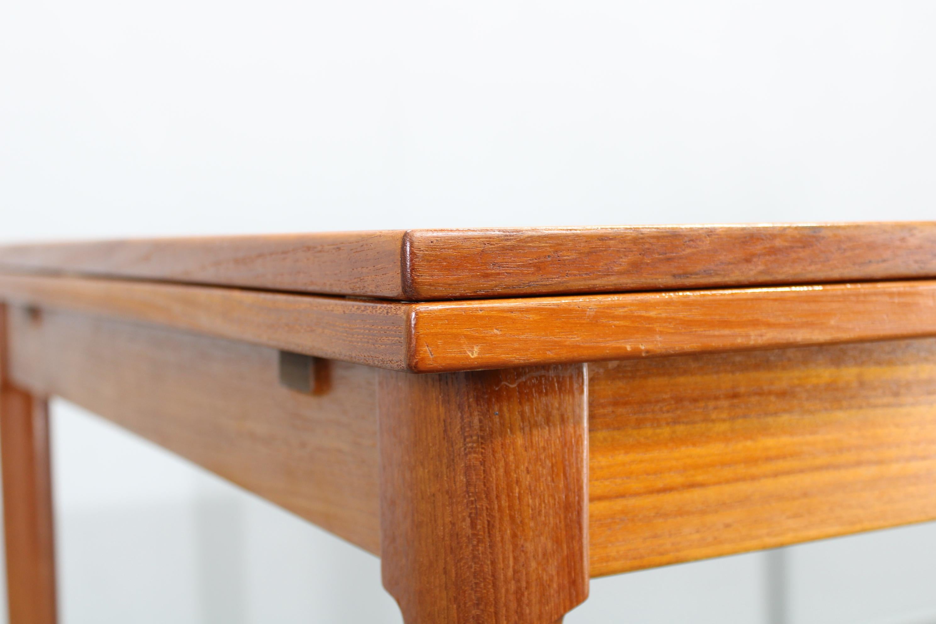 1960s Kai Winding Large Teak Extendable Dining Table Model 16, Denmark In Good Condition For Sale In Praha, CZ