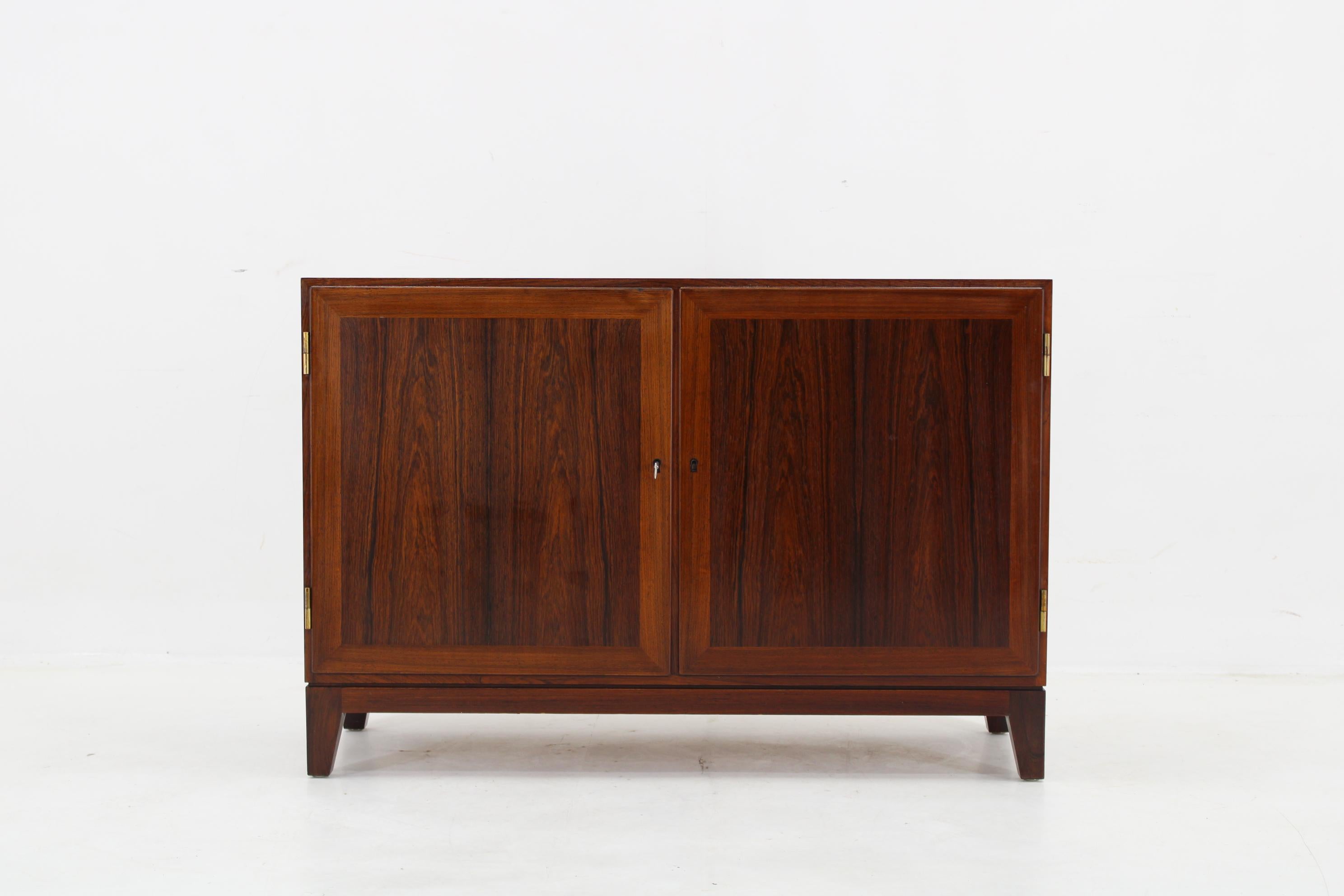 - Good original condition with minor signs of use 