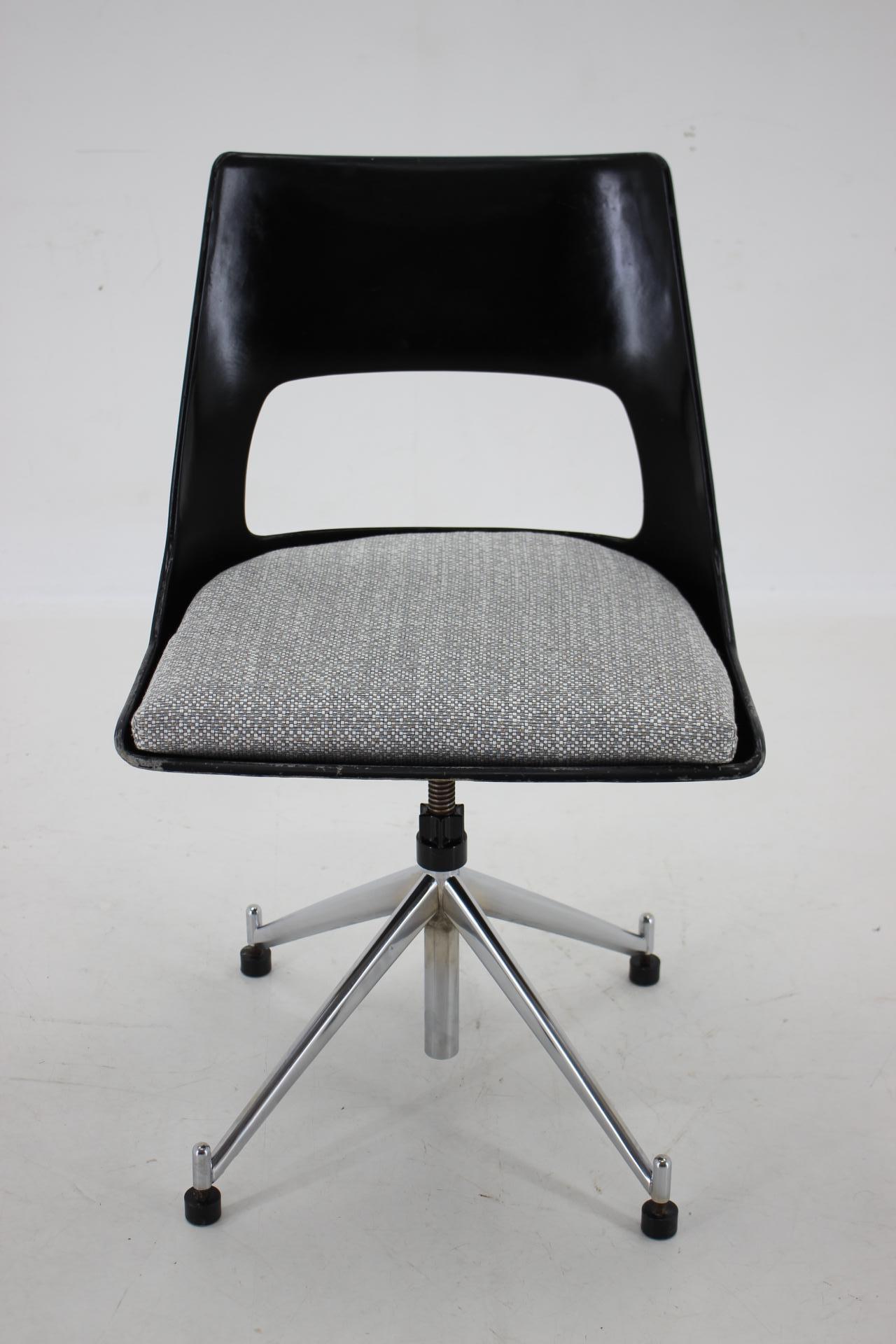Mid-Century Modern 1960s Kay Korbing Swivel Chair Model KK-1A for Fibrex Denmark For Sale