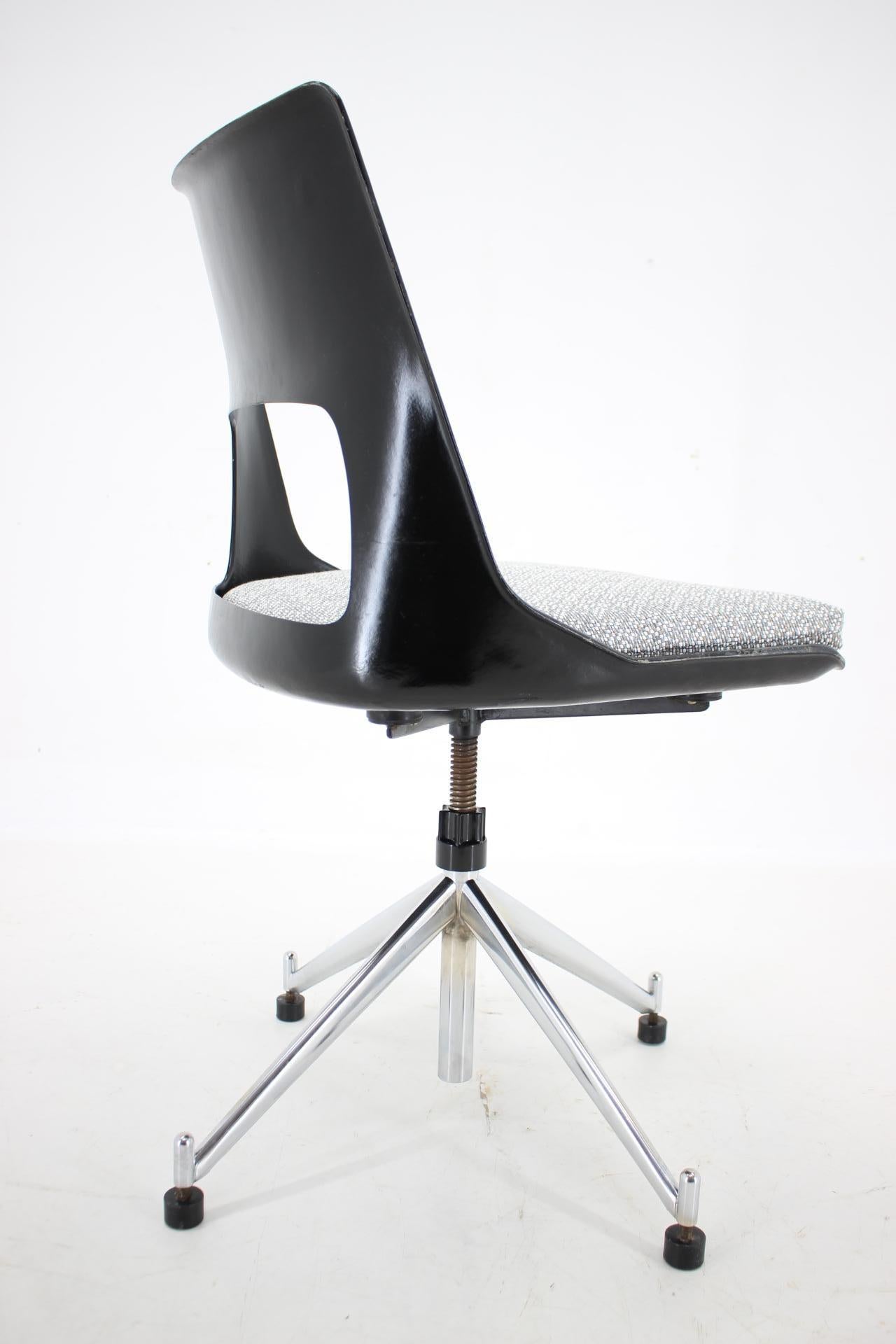 1960s Kay Korbing Swivel Chair Model KK-1A for Fibrex Denmark For Sale 1