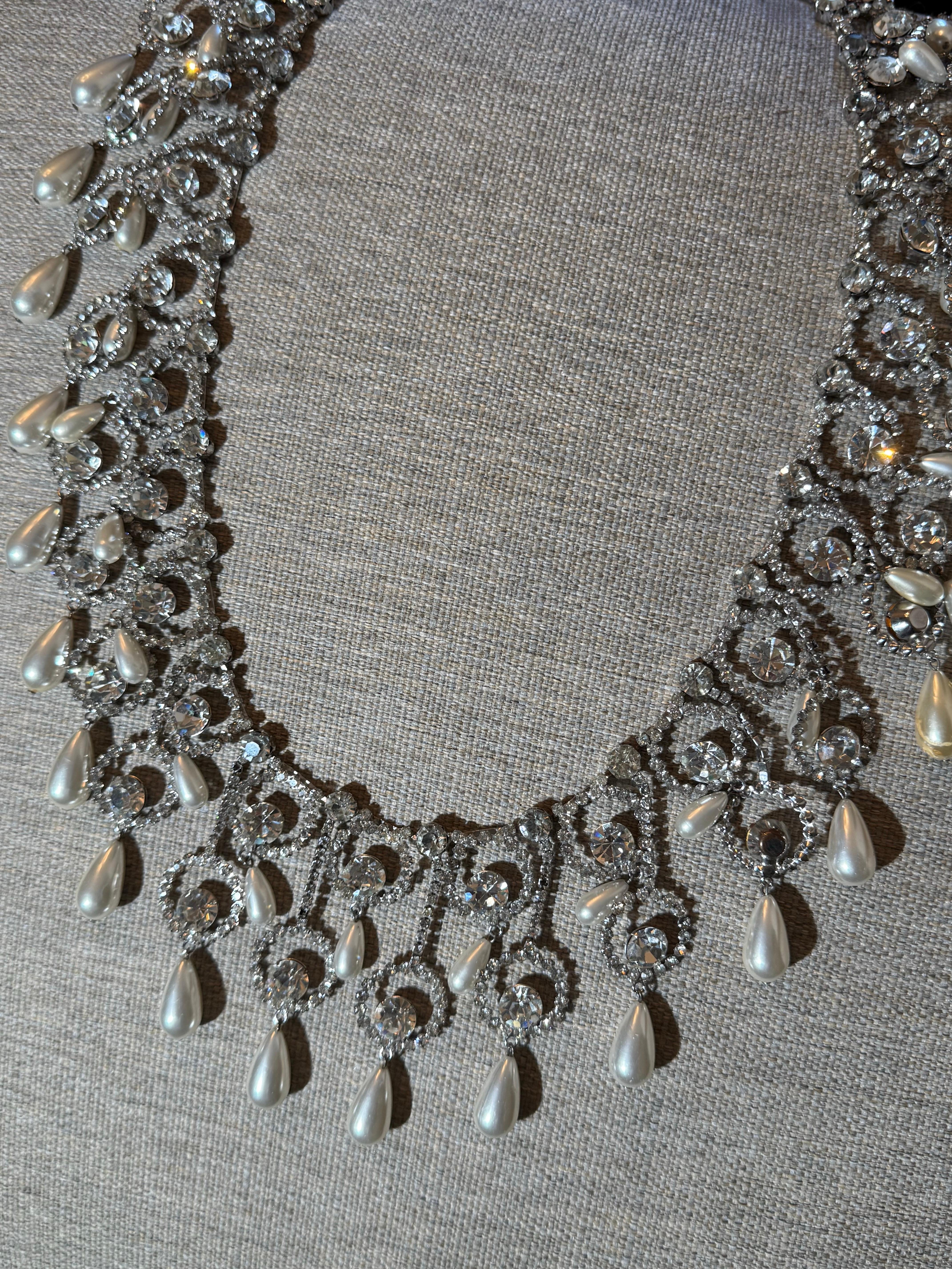 1960 Kenneth Jay Lane's Mod Hipster cintura larga con strass e perle a goccia in vendita 6