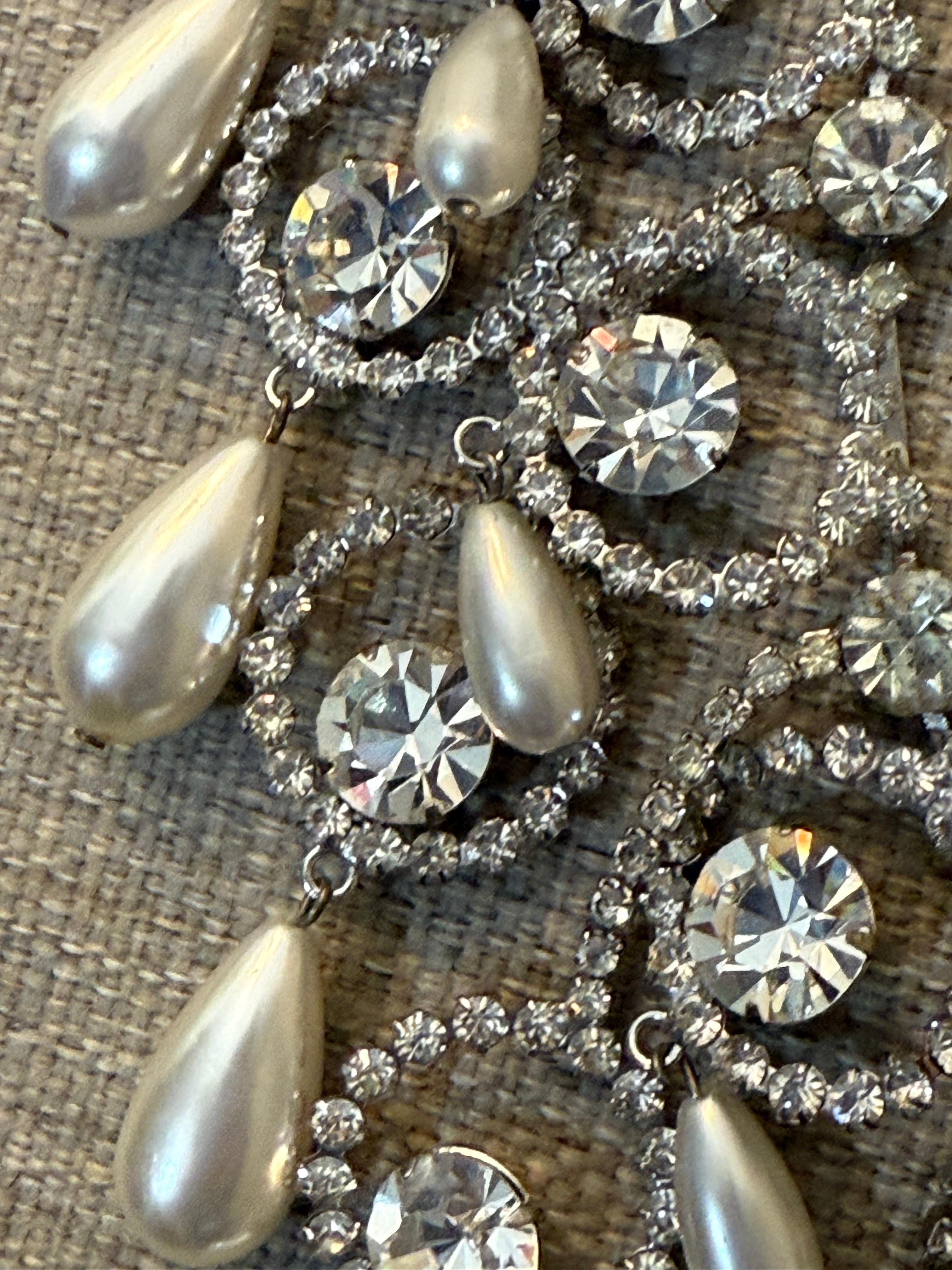 1960 Kenneth Jay Lane's Mod Hipster cintura larga con strass e perle a goccia in vendita 3
