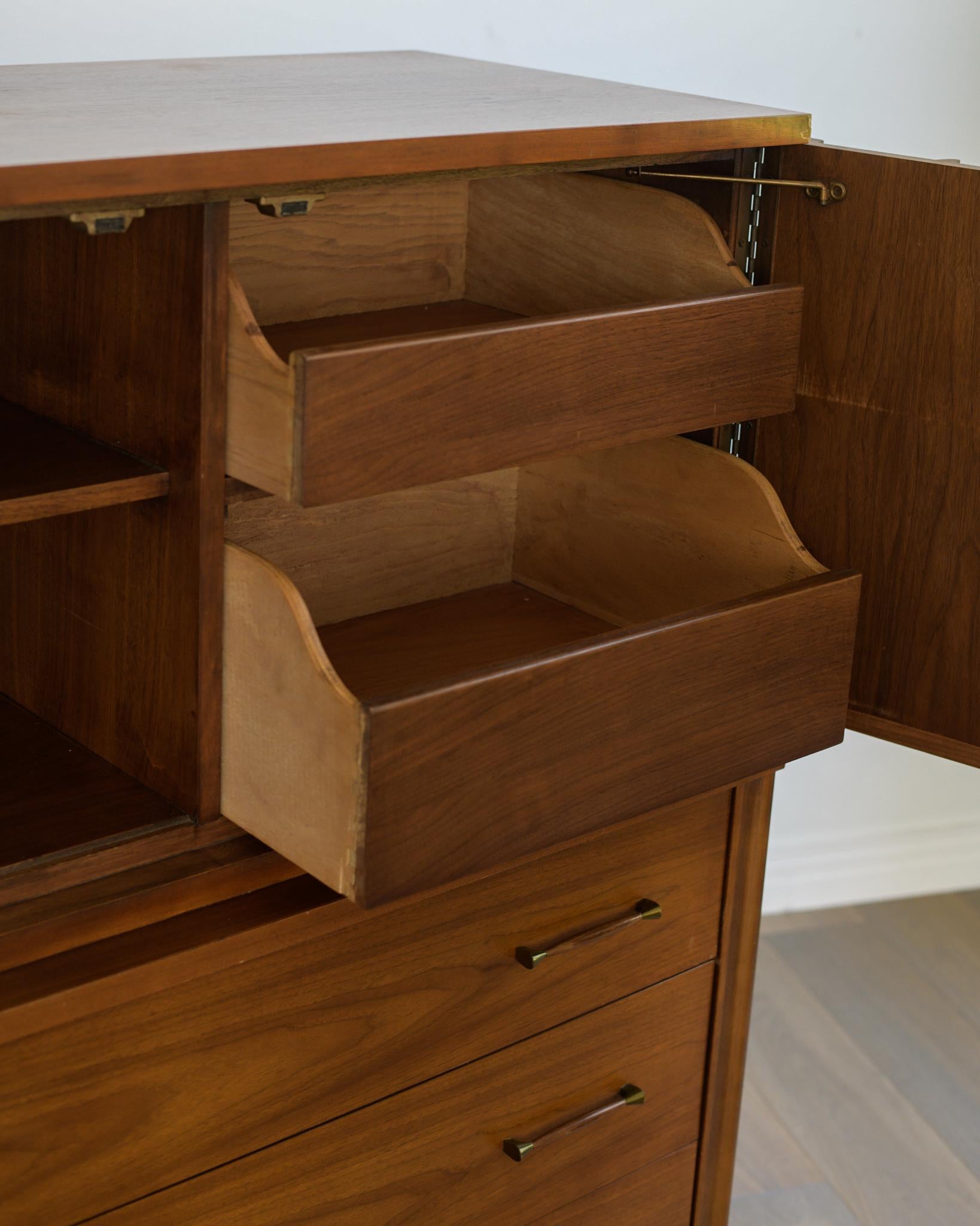 Metà XX secolo Comò highboy Kent Coffey Perspecta del 1960 in vendita