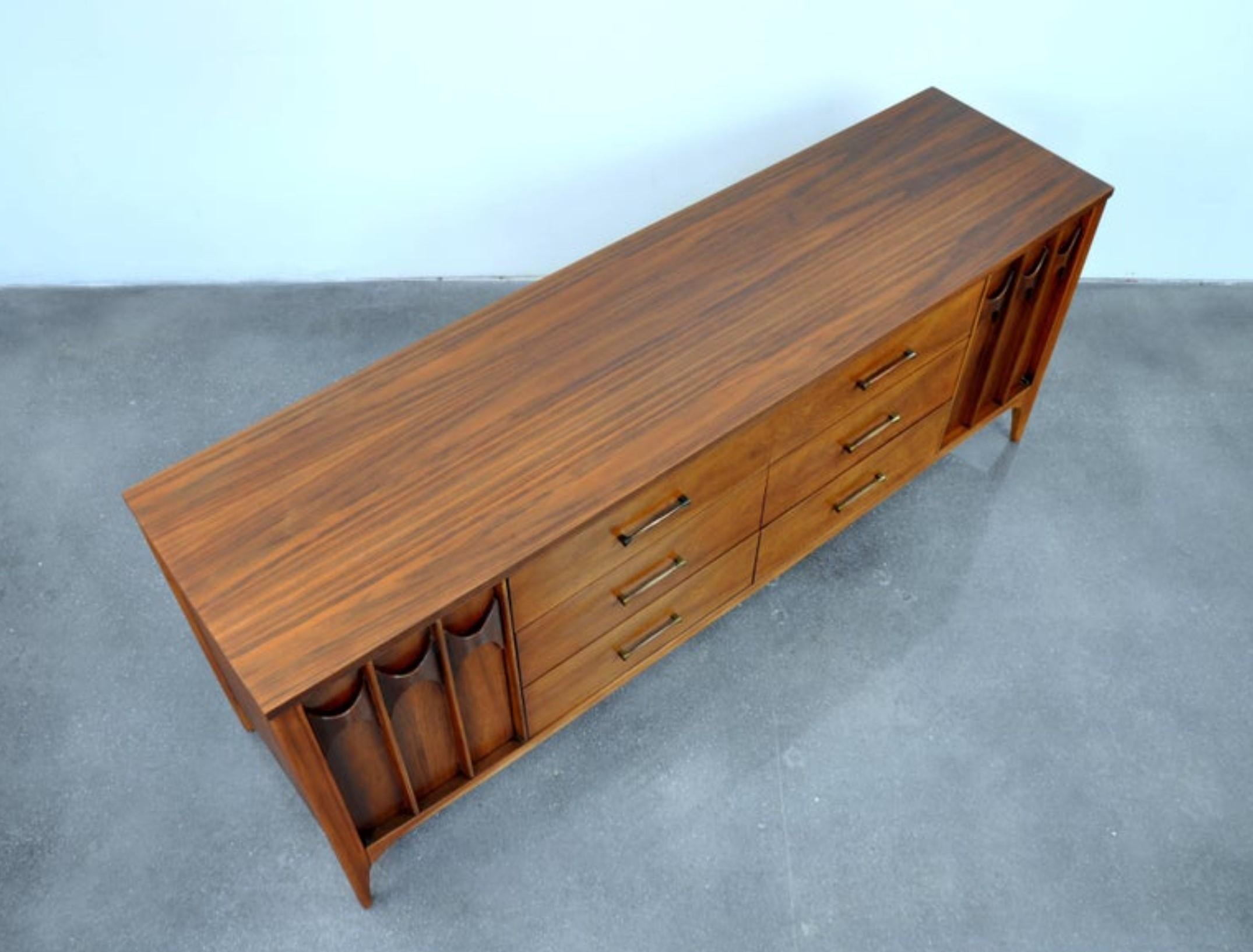1960s Kent Coffey Perspecta Walnut & Rosewood Sculptural Long Dresser & Mirror 1