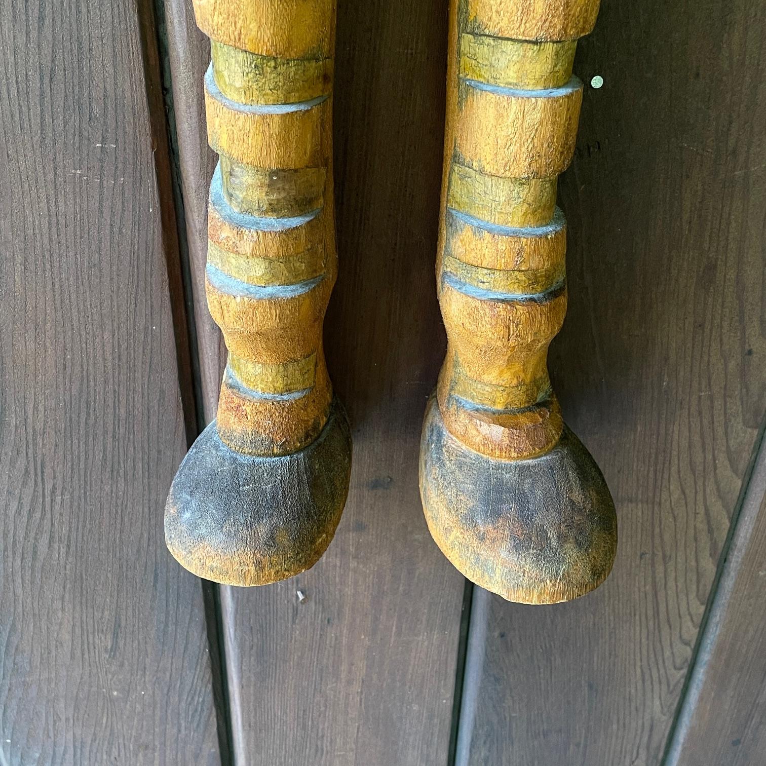 1960 Kenia Cebra Escultura de madera Colgante de pared Relieve Caprichoso Caballo esponjoso en venta 3