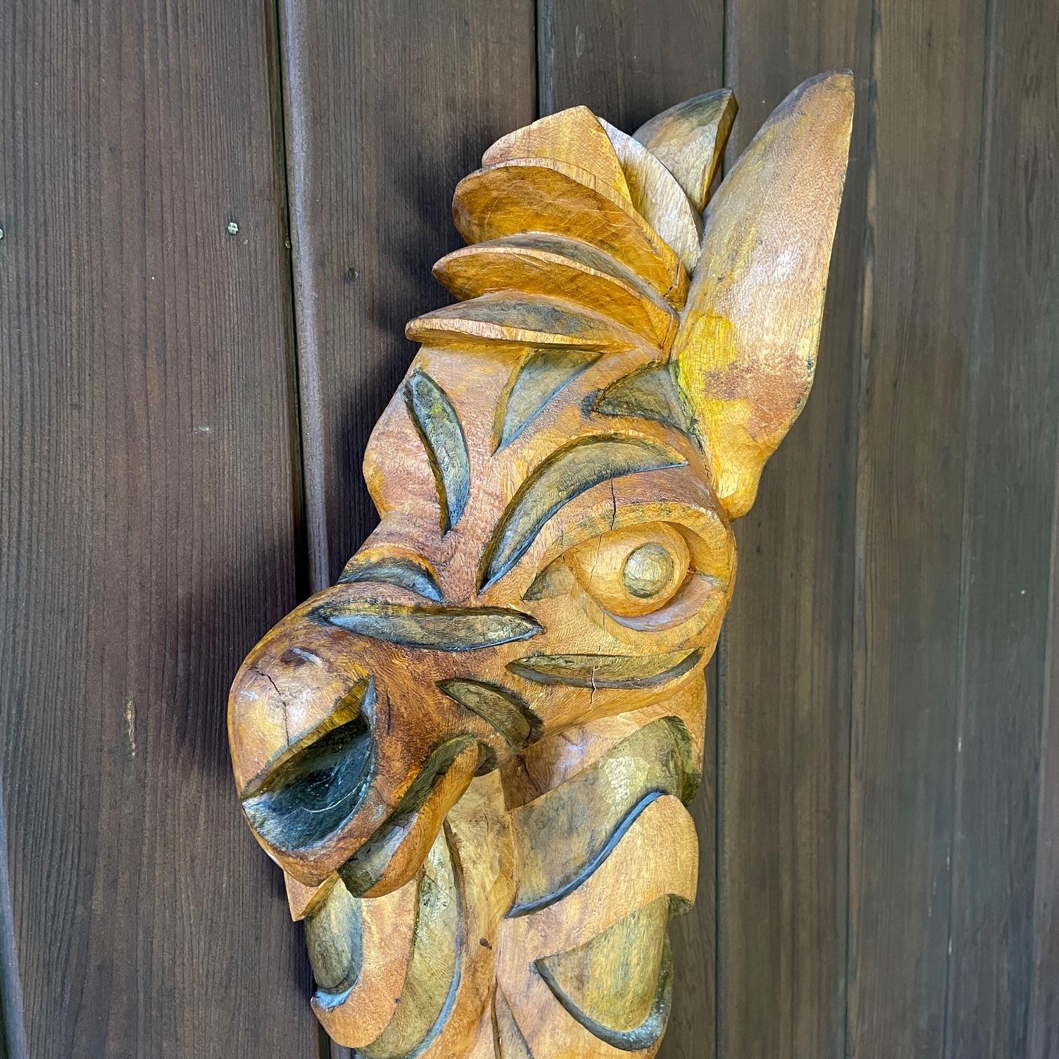 1960 Kenia Cebra Escultura de madera Colgante de pared Relieve Caprichoso Caballo esponjoso en Desgastado estado para la venta en Hyattsville, MD