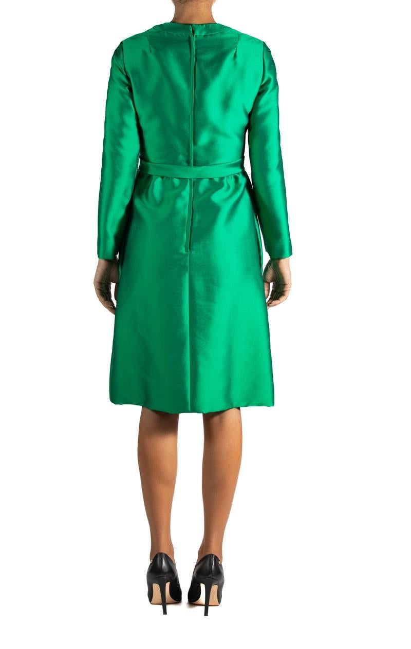 1960S Kiki Hart Vestido de cóctel de rayón y seda verde esmeralda en venta 1