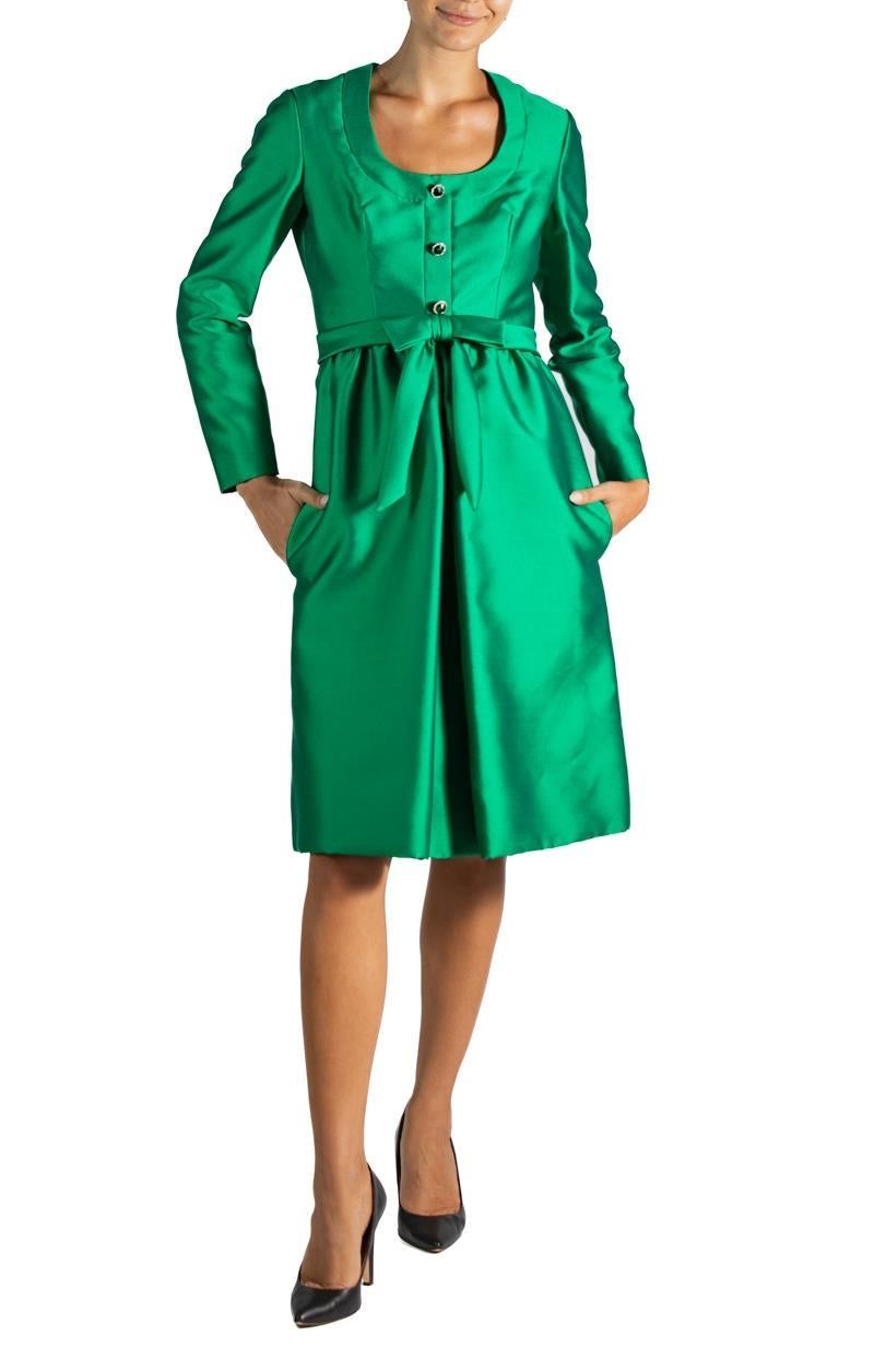 1960S Kiki Hart Vestido de cóctel de rayón y seda verde esmeralda en venta 4