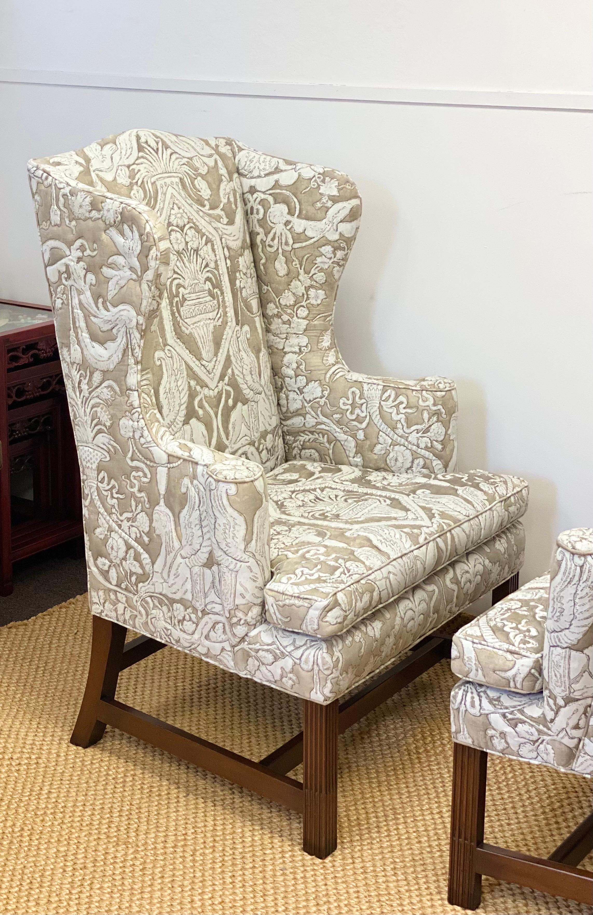 American 1960s Kittinger Cw12 Colonial Williamsburg Neoclassical Wingback Chairs – a Pair For Sale