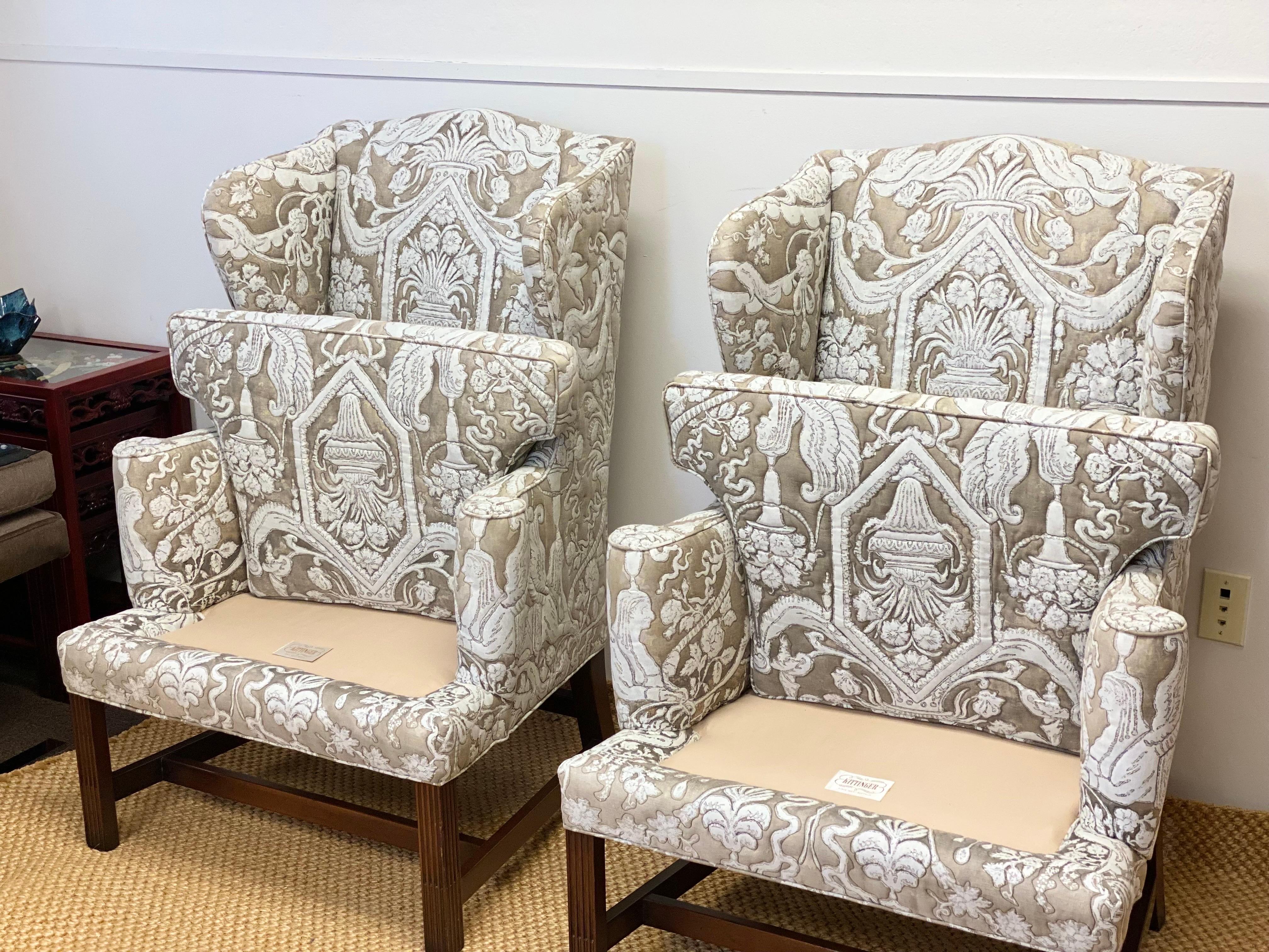 Kittinger Coloni Colonial Williamsburg Neoclassical Wingback Chairs 1960s - a Pair en vente 1