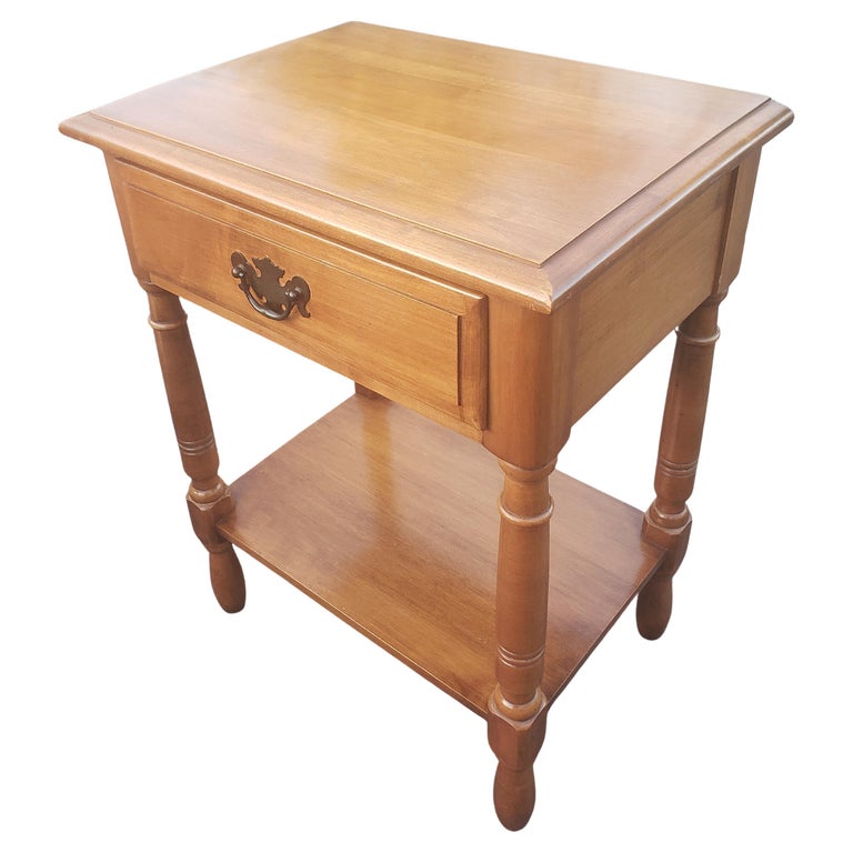 1950s Kling Solid Maple American Colonial Side Table Nighstands a Pair