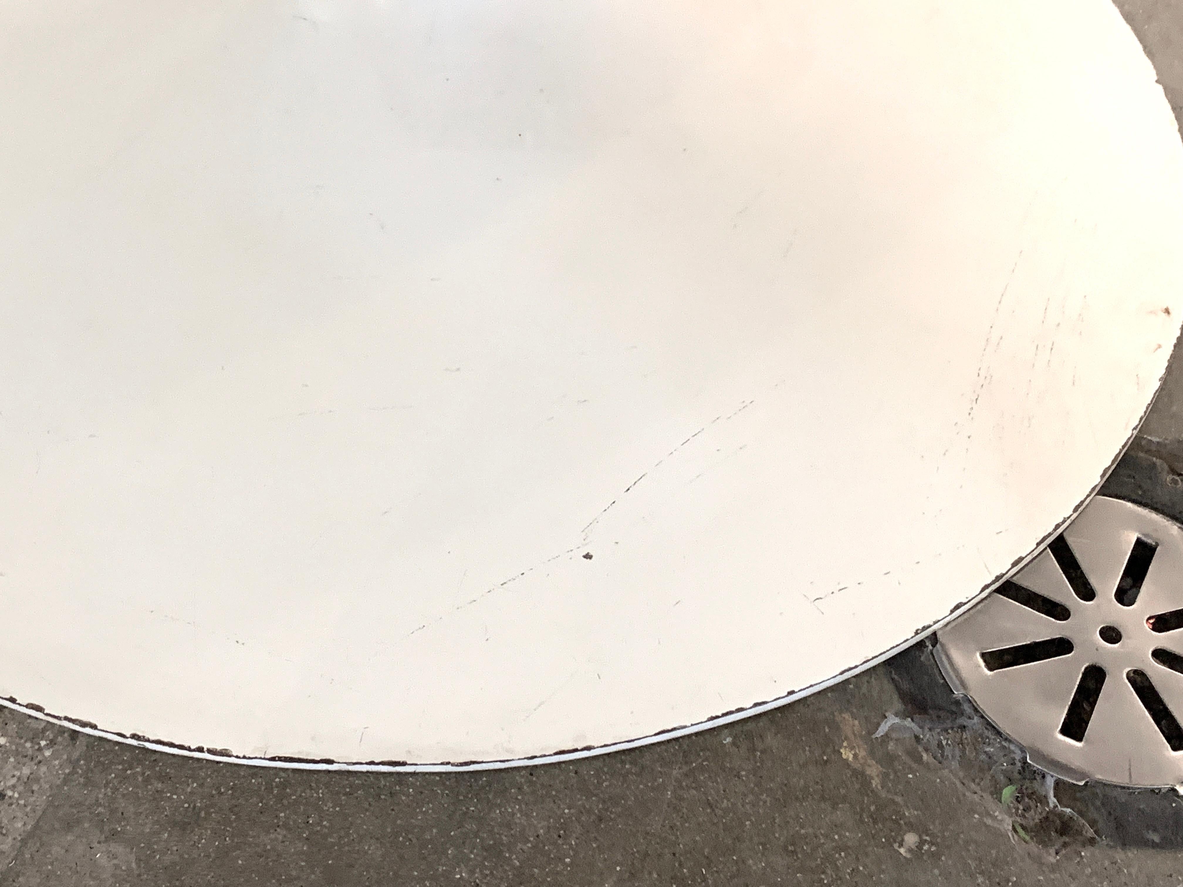 1960s Knoll Saarinen Round Tulip Table In Good Condition In Palm Springs, CA