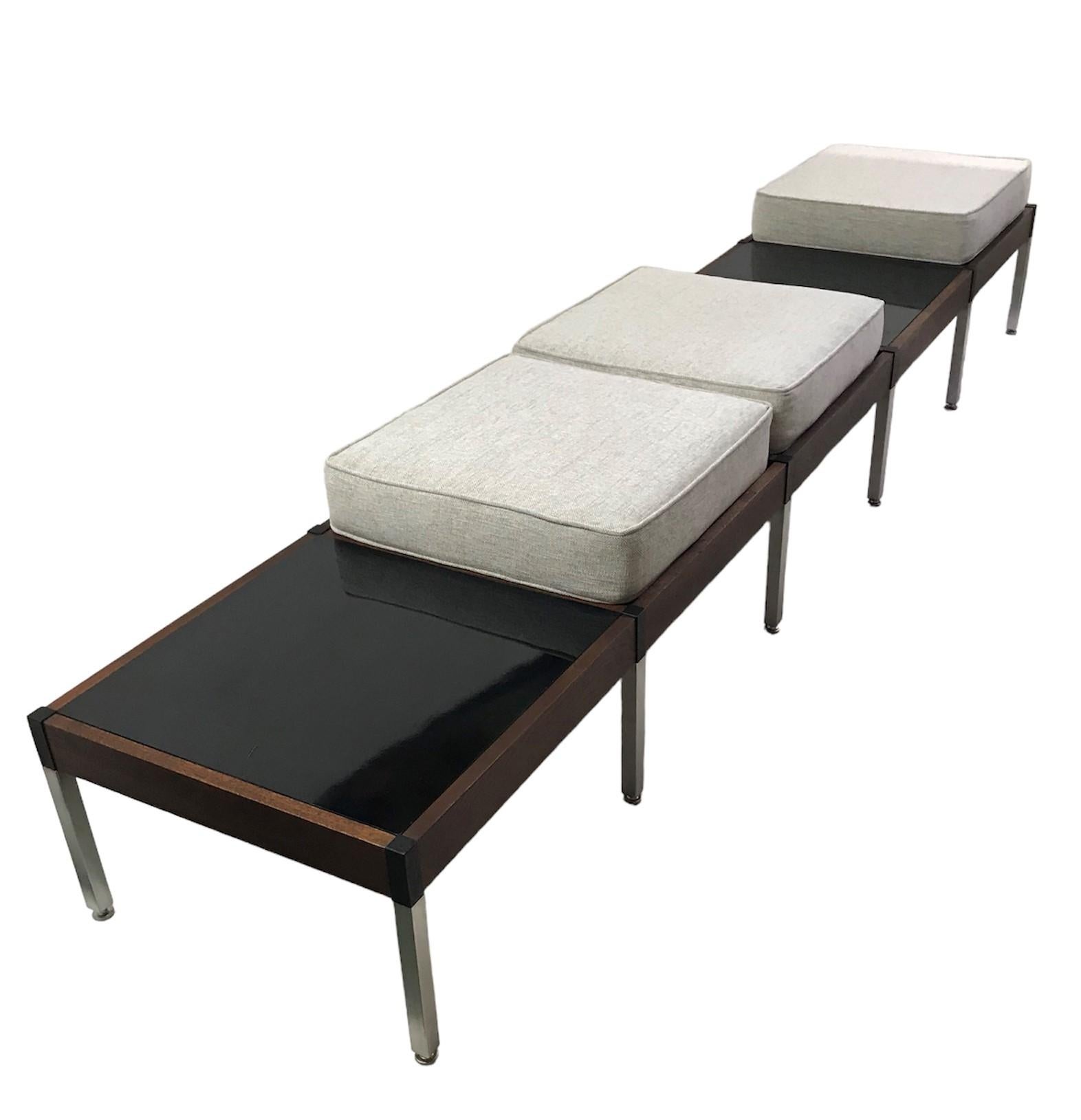 Mid-Century Modern 1960s Knoll Style Long Bench with Movable Cushions by Camilo Furniture of Miami