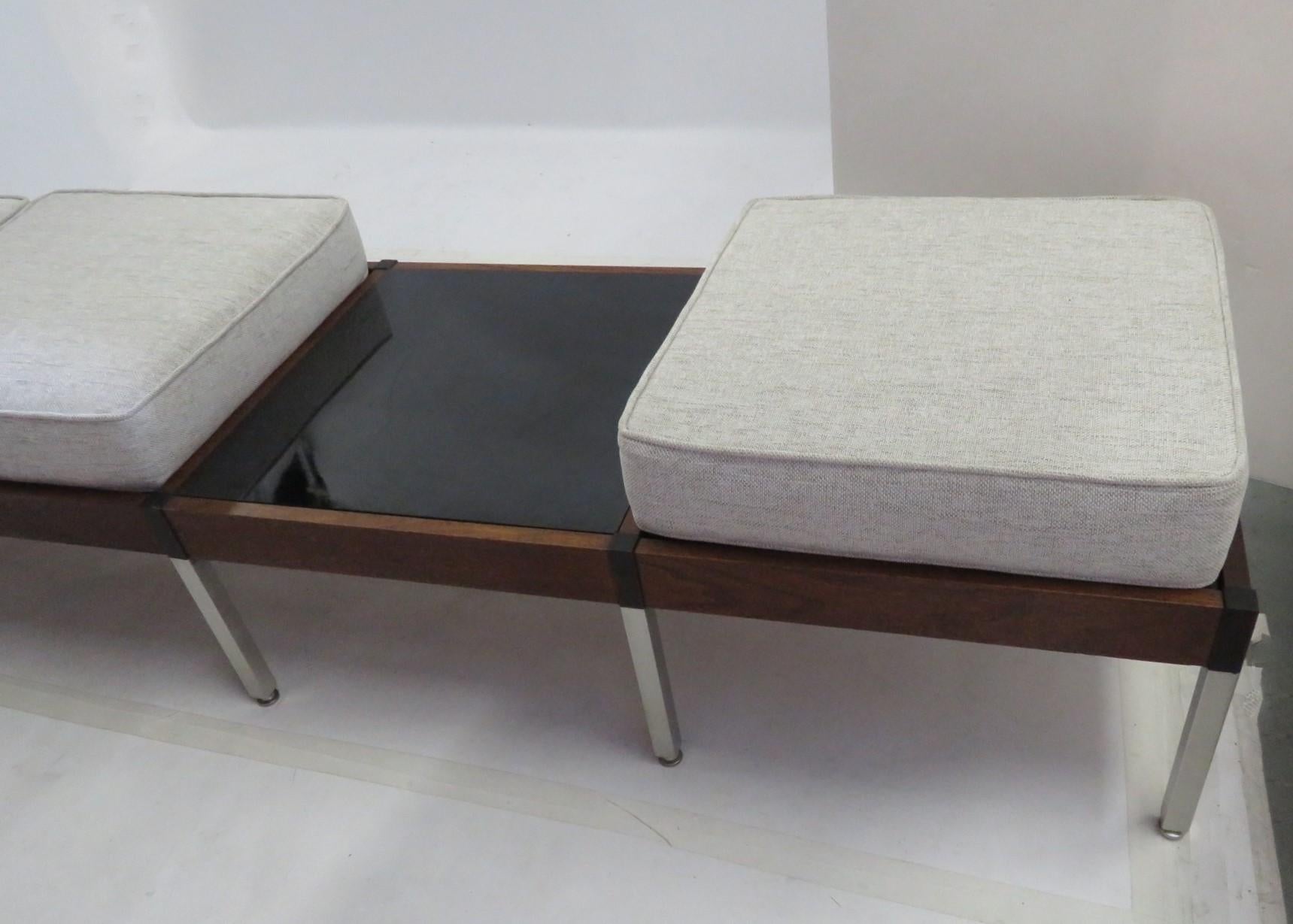 Mid-20th Century 1960s Knoll Style Long Bench with Movable Cushions by Camilo Furniture of Miami