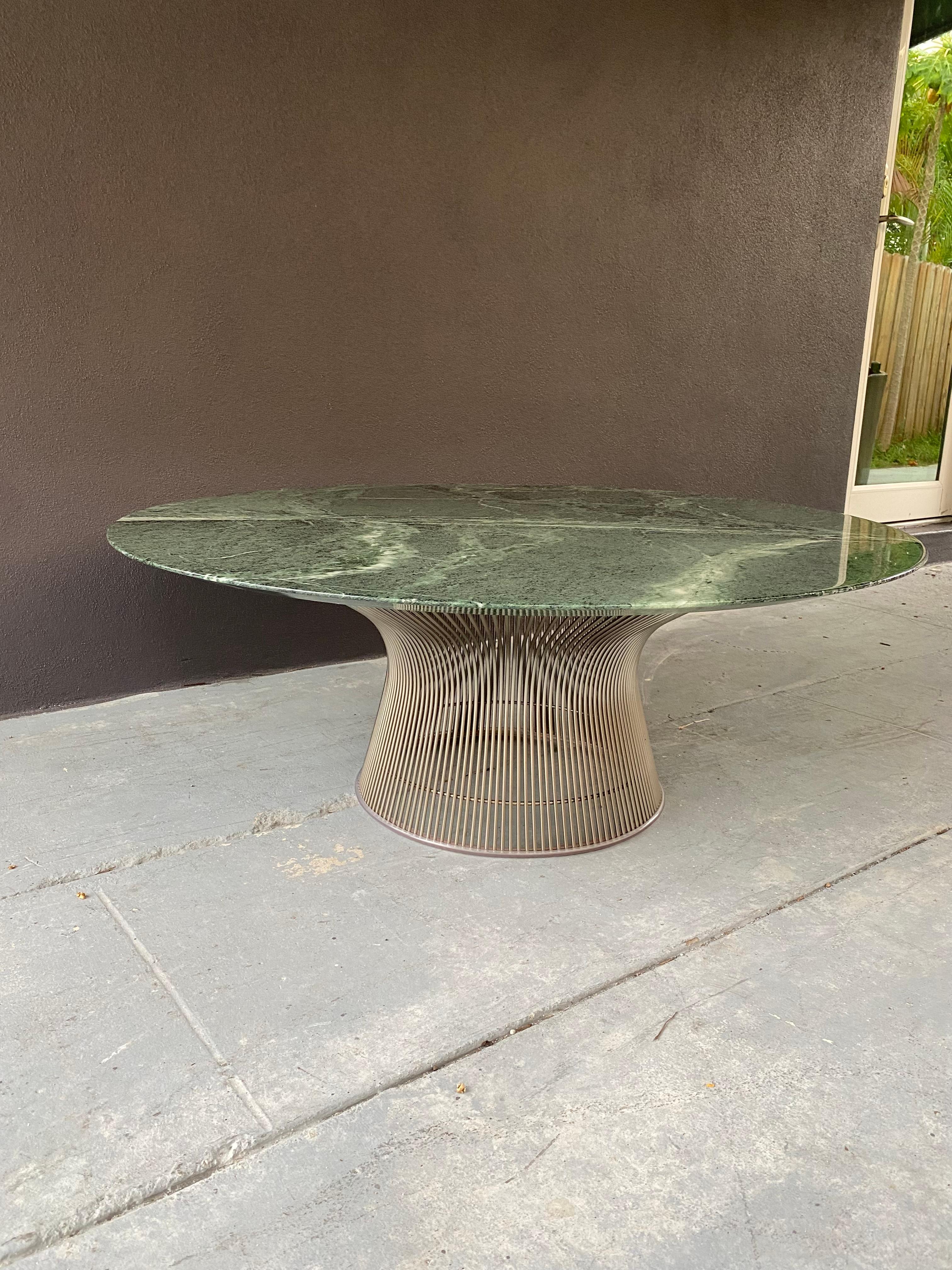 On offer on this occasion is one of the most stunning table you could hope to find. This is an ultra-rare opportunity to acquire what is, unequivocally, the best of the best, it being a most spectacular and beautifully presented green marble top