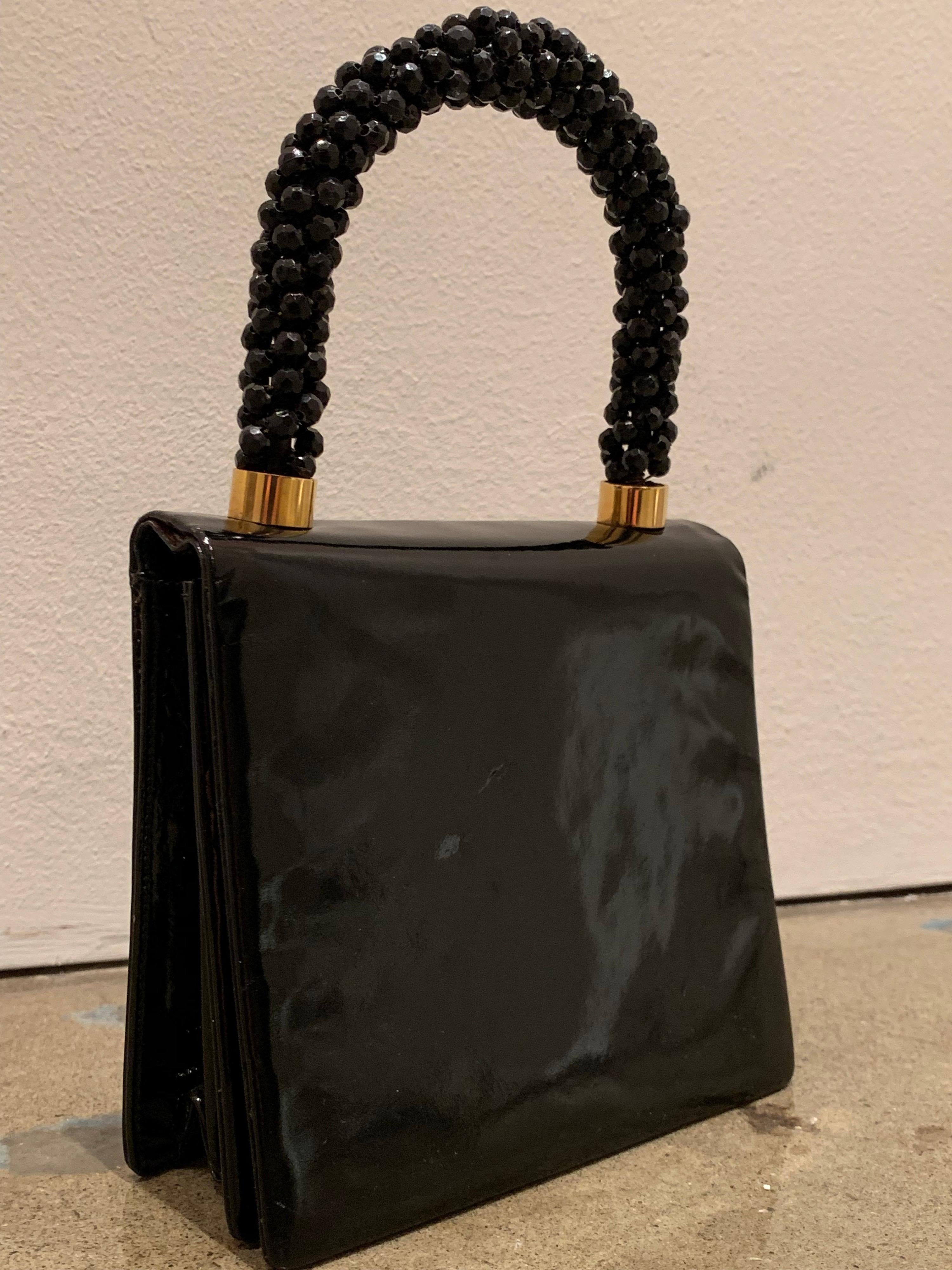 1960s Koret Genuine Black Patent Leather Handbag W/ Faceted Black Bead Handle For Sale 4