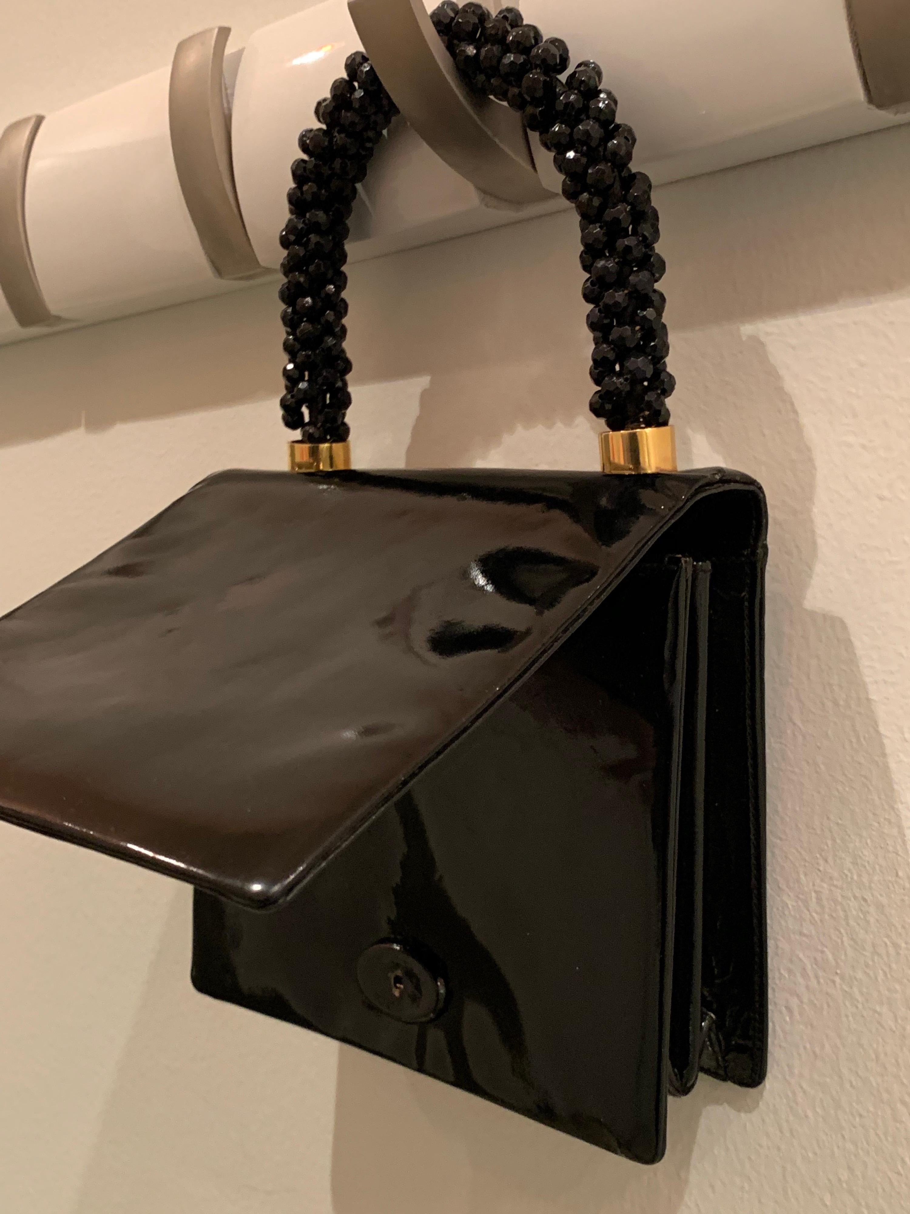 1960s Koret Genuine Black Patent Leather Handbag W/ Faceted Black Bead Handle  For Sale 2