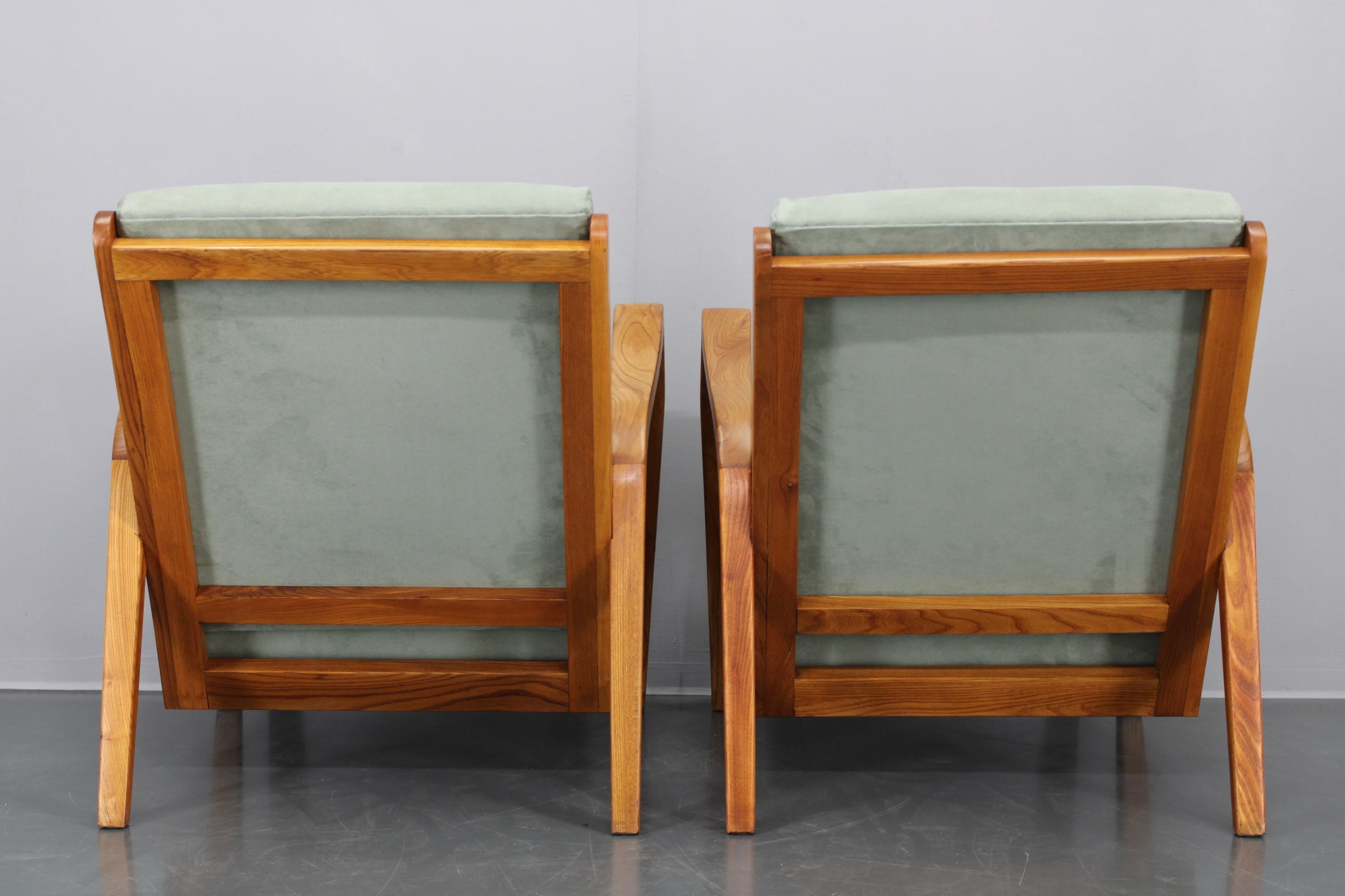1960 Kozelka and Kropacek Coppia di poltrone in Oak restaurate, modello raro in vendita 12