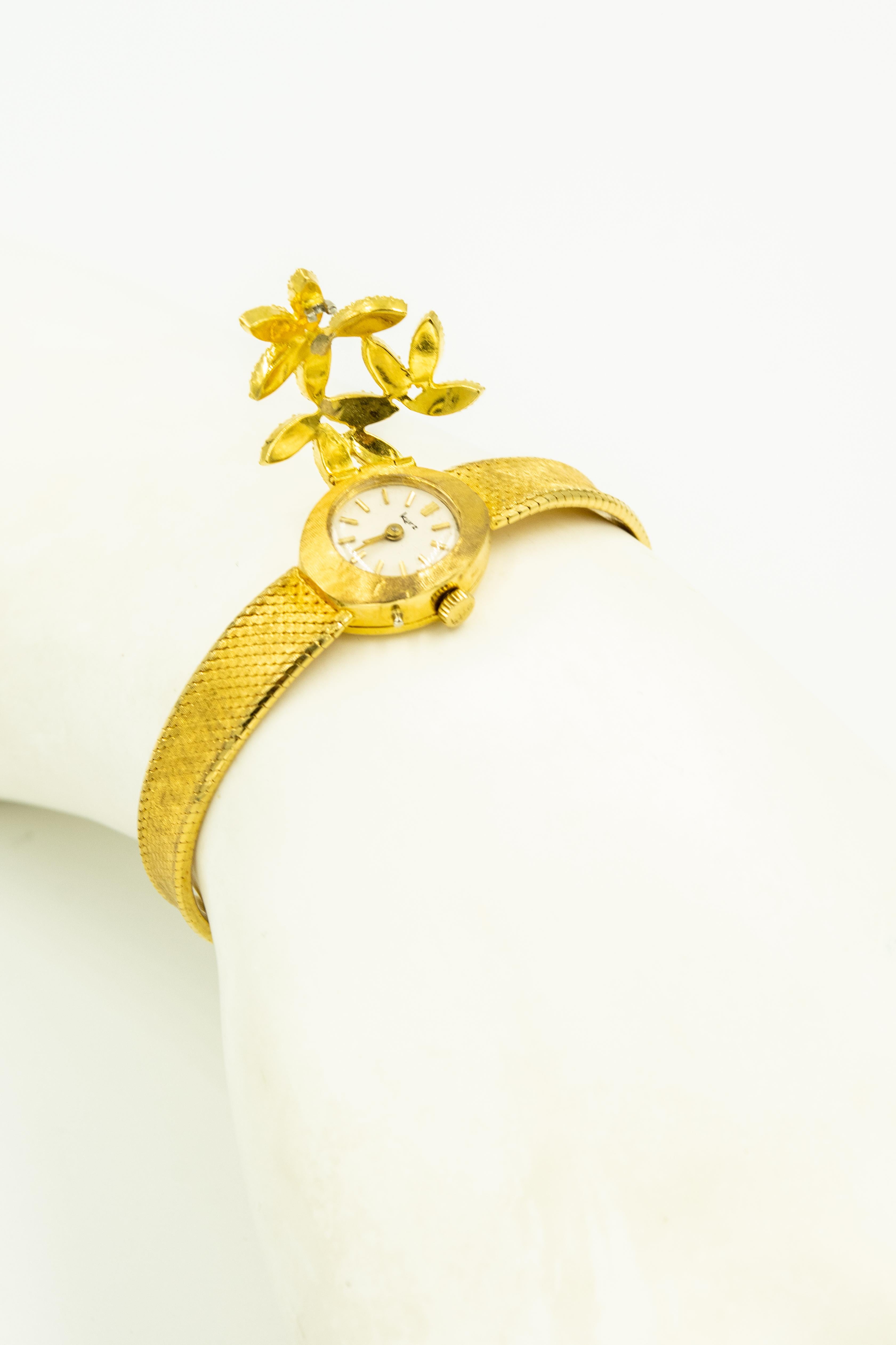 1960s Kurz Floral Flower Covered 18 Karat Yellow Gold Ladies Wristwatch Bracelet 1