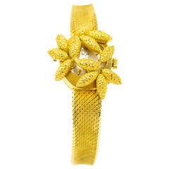 Vintage 1960s Kurz Floral Flower Covered 18 Karat Yellow Gold Ladies Wristwatch Bracelet