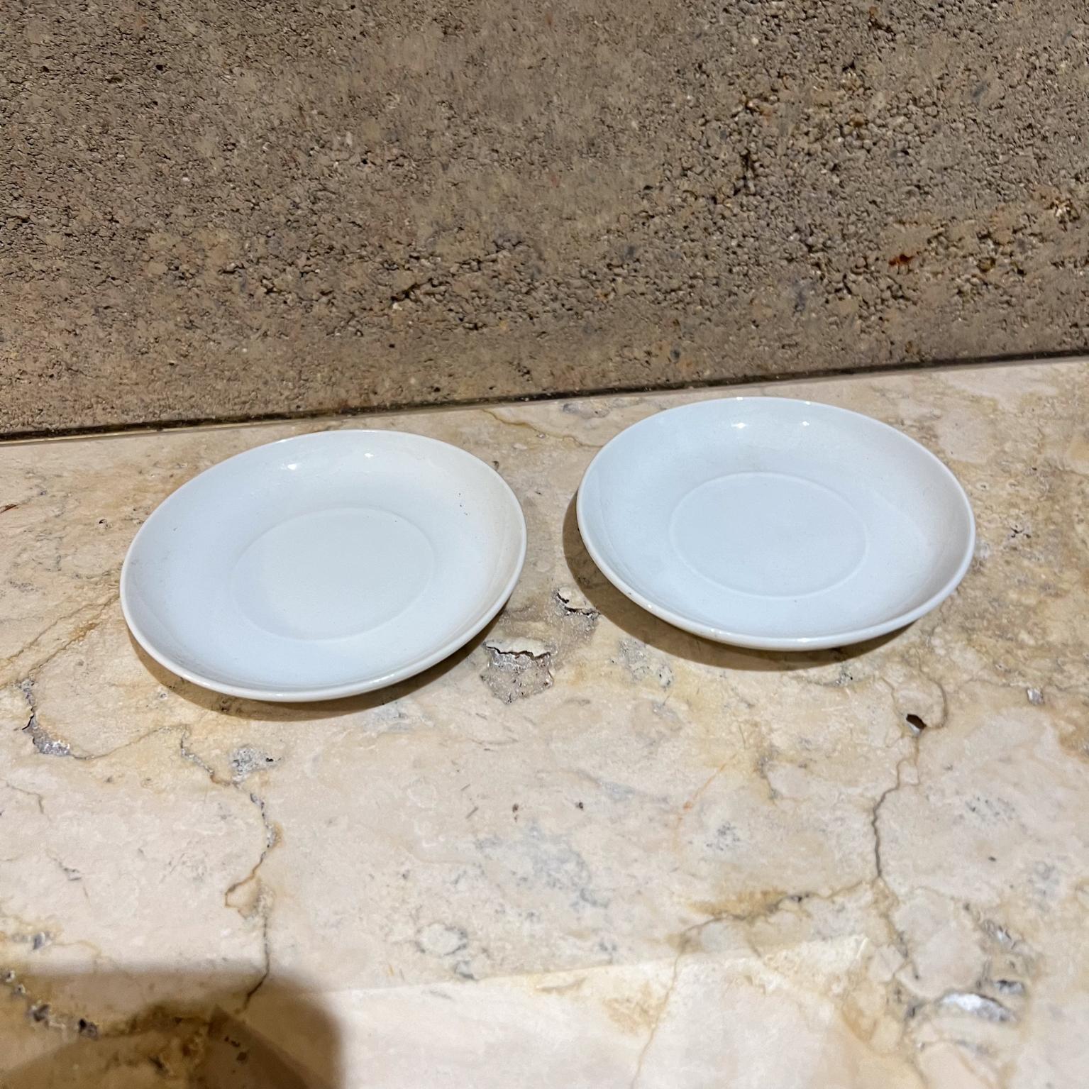 1960 Lagardo Tackett Schmid Porcelana Dos Platillos Blancos Moderno de mediados de siglo en venta