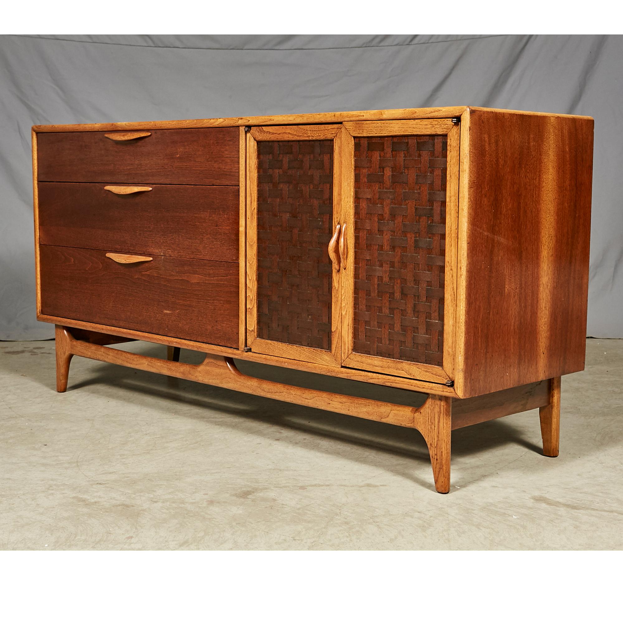 1960s Lane Furniture Basketweave Buffet In Excellent Condition For Sale In Amherst, NH