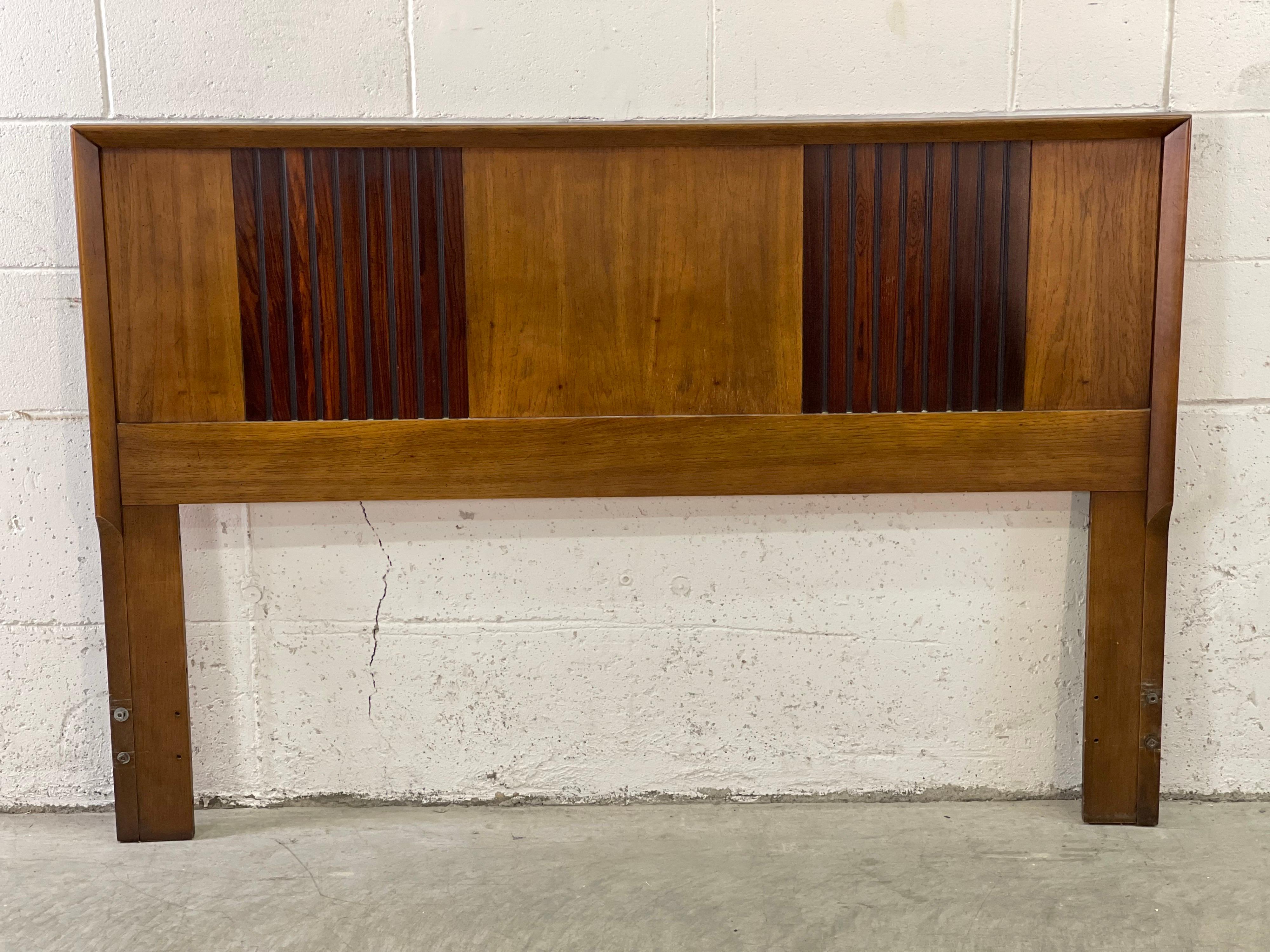 Vintage 1960s Lane Furniture headboard in walnut with rosewood veneered accents slats in the middle. Excellent used condition. No marks.