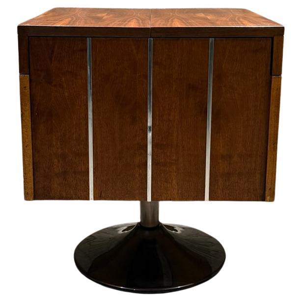Armoire de bar pivotante Lane des années 1960 Modernisme de l'ère spatiale