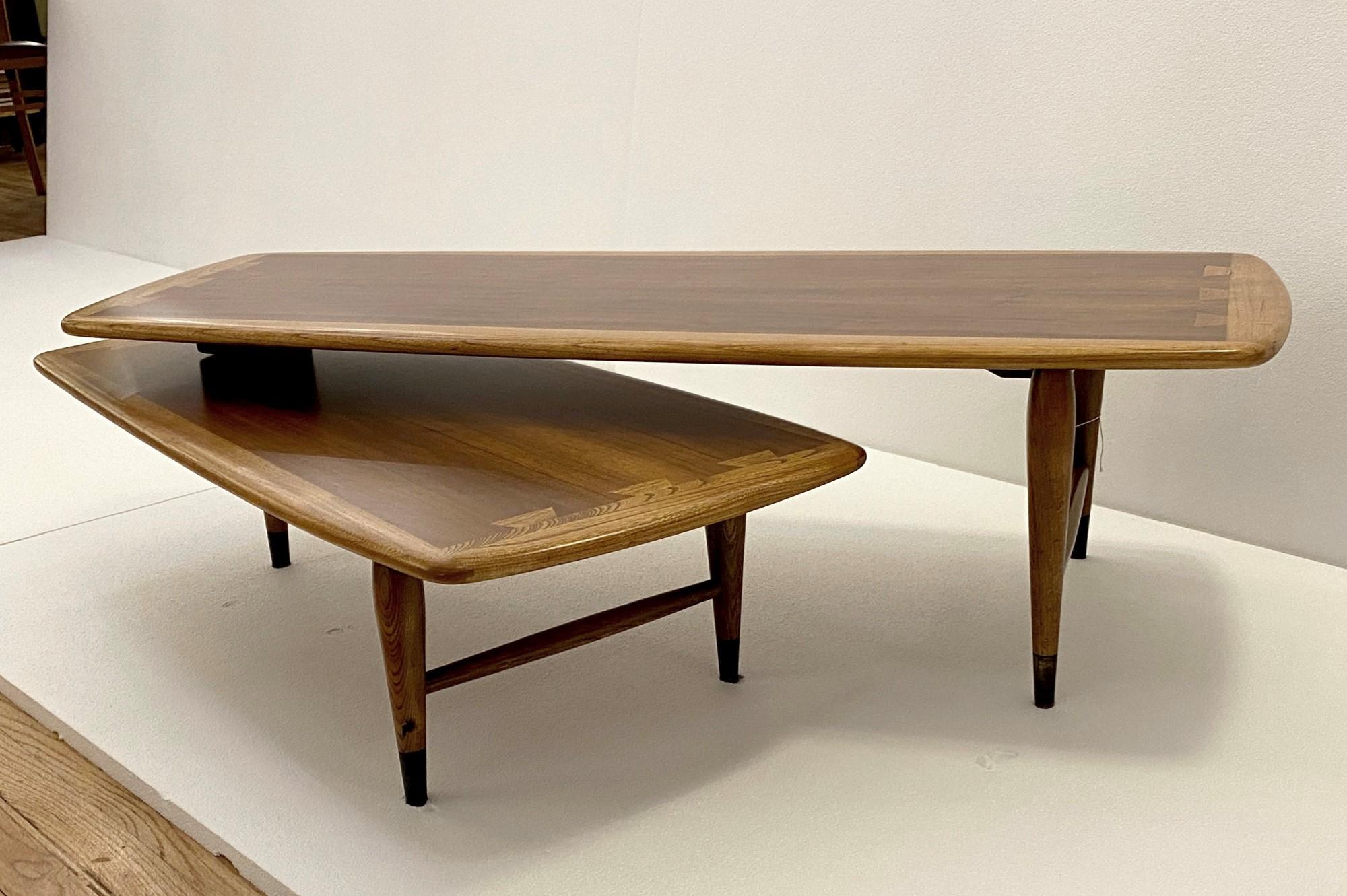 1960s Lane Switchblade Coffee Table Acclaim Two-Piece Adjustable by Andre Bus In Good Condition In New York, NY