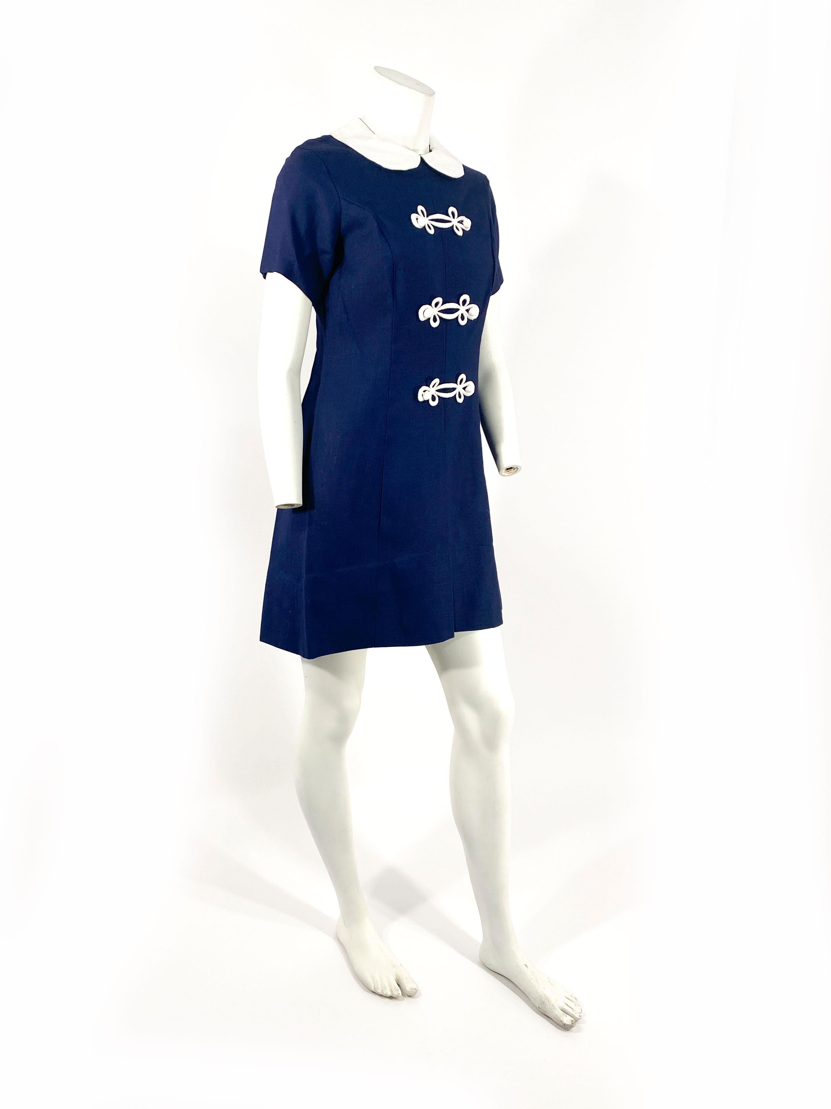 1960er Jahre Lanz Marineblaues und weißes Mini-Shiftkleid im Zustand „Gut“ im Angebot in San Francisco, CA