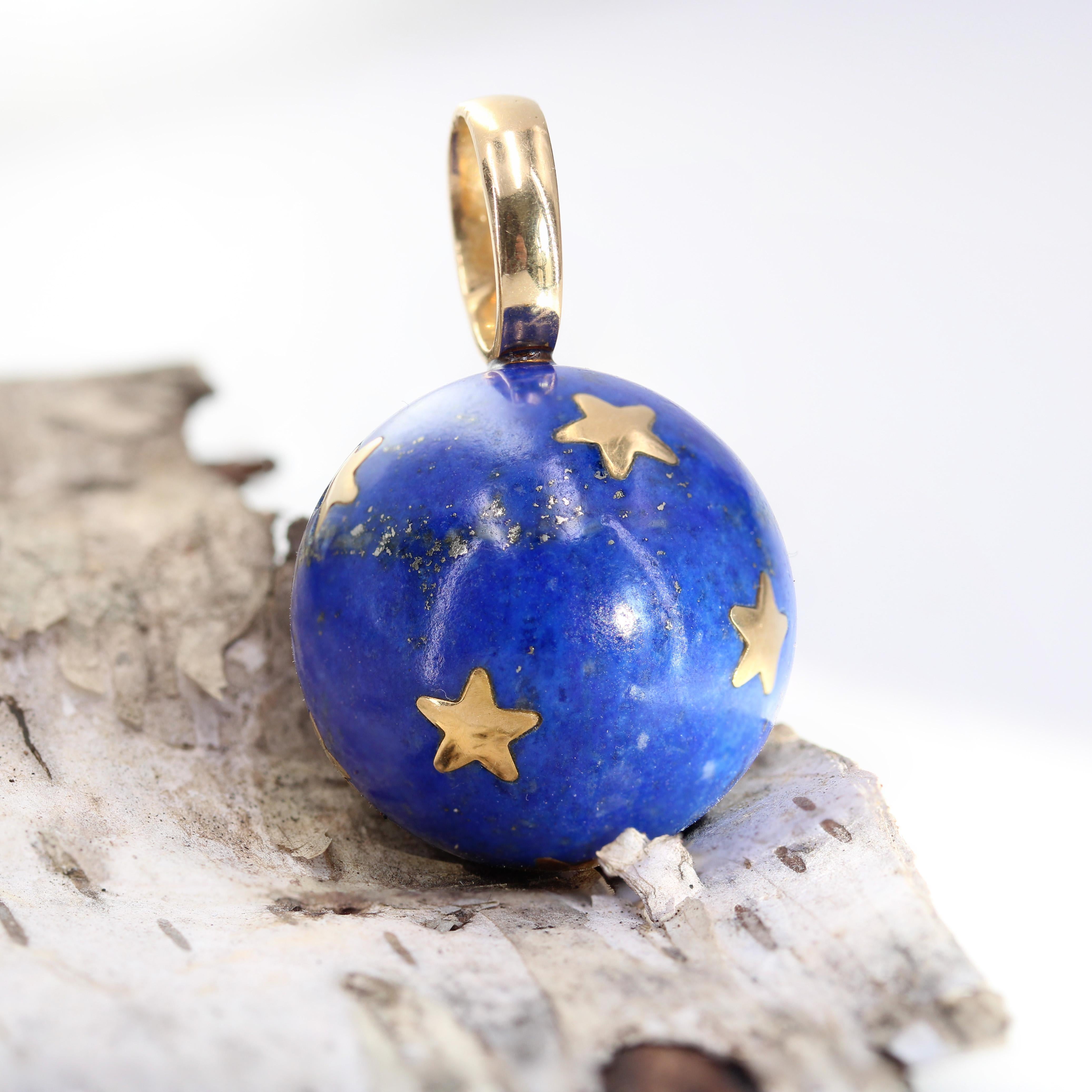 Rétro Pendentif étoile en or jaune 18 carats et lapis-lazuli des années 1960 en vente