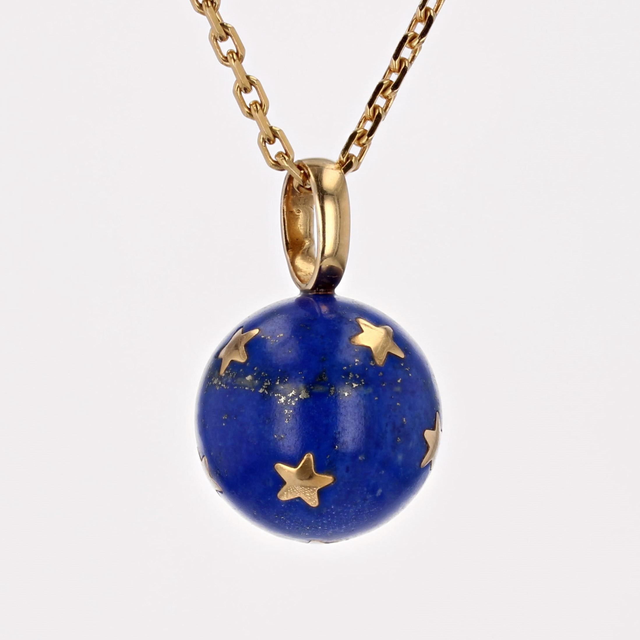 Round Cut 1960s Lapis Lazuli 18 Karat Yellow Gold Bead Stars Pendant For Sale