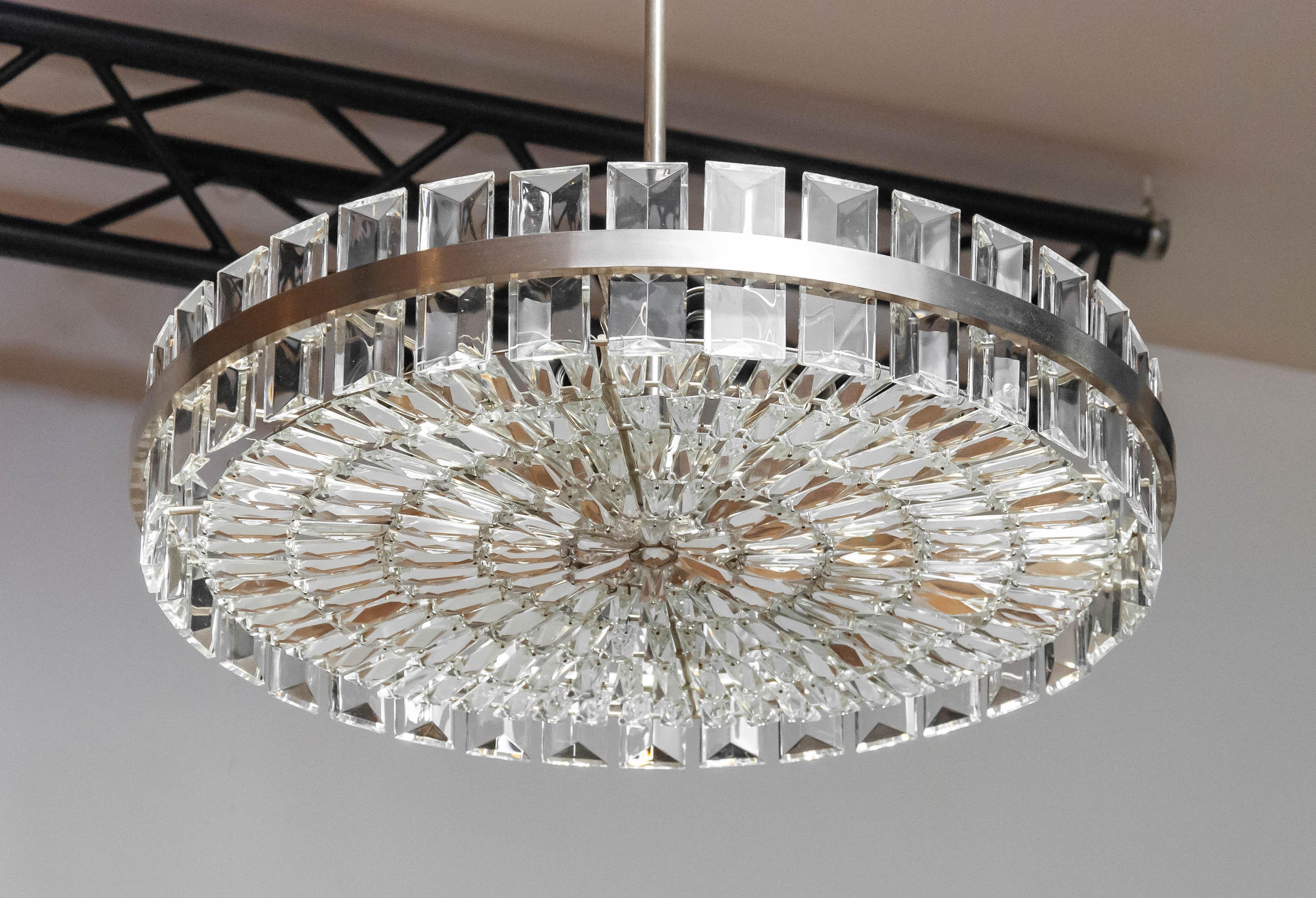 1960s Large 28' Clear Crystal Chandelier / Flush Mount By Bakalowits & Sohne In Good Condition For Sale In Silvolde, Gelderland