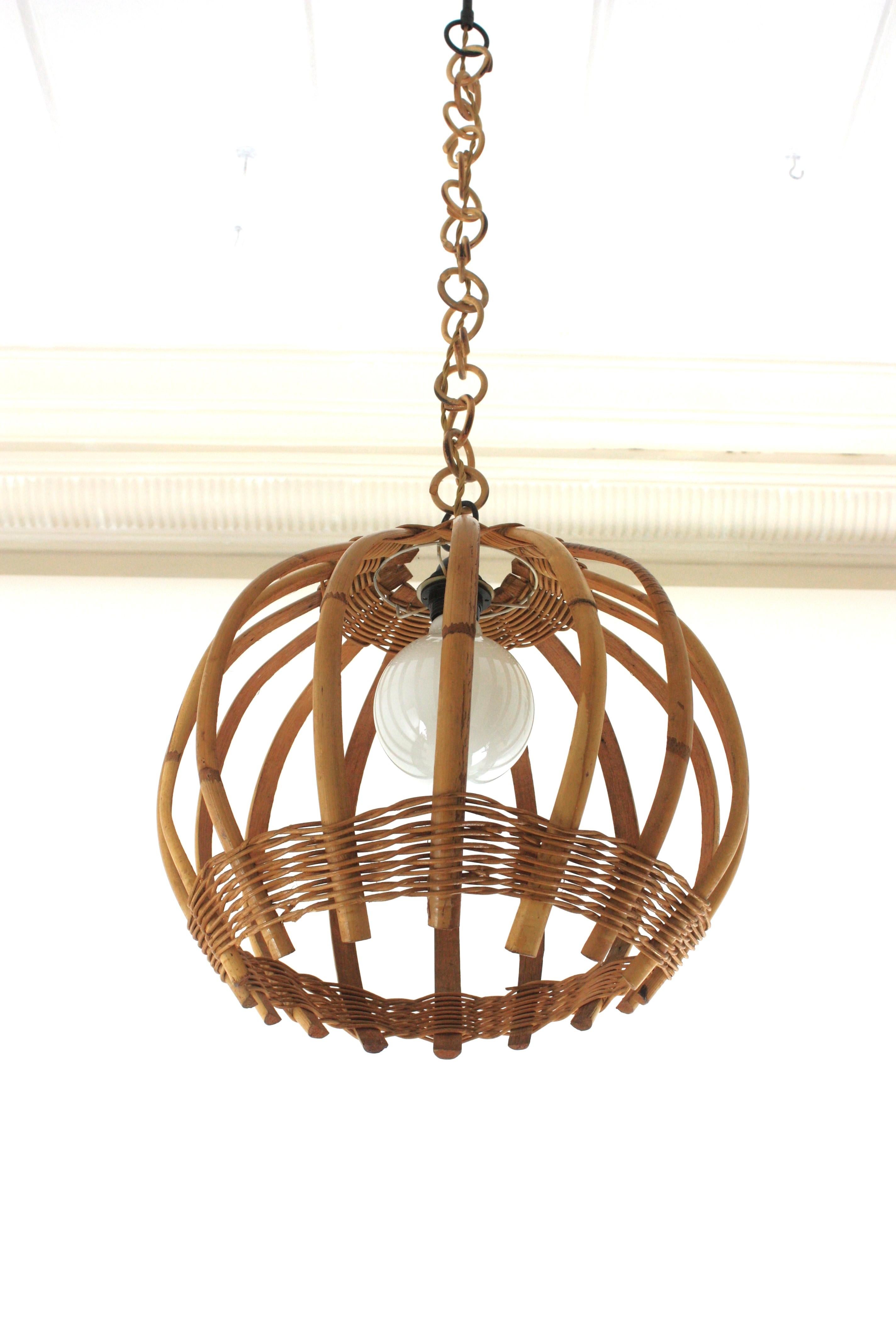 1960s Large Bamboo Rattan Round Shaped Pendant Light with Woven Wicker Detail For Sale 4