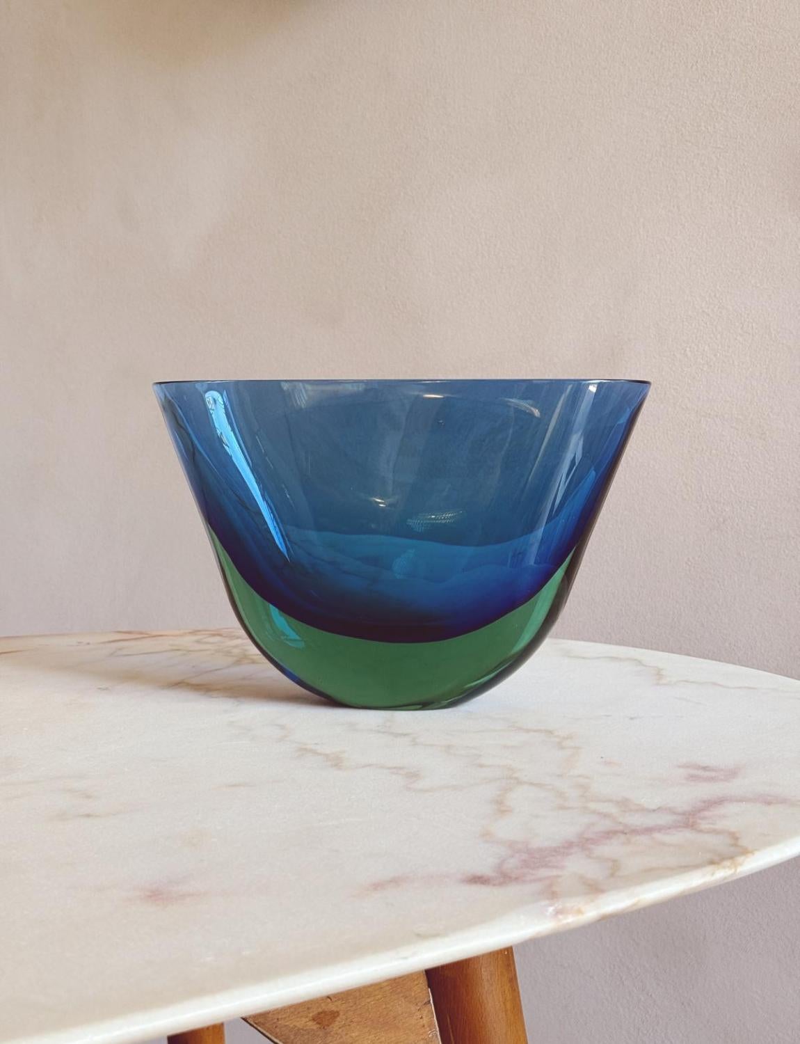 1960s Large Blue Flavio Poli Sommerso Vase en venta 5